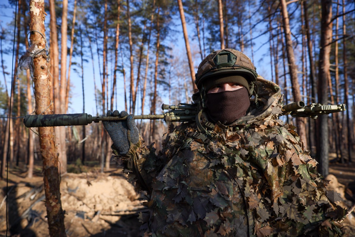 Боец ВС РФ три дня ожидал в засаде снайпера ВСУ ради его ликвидации