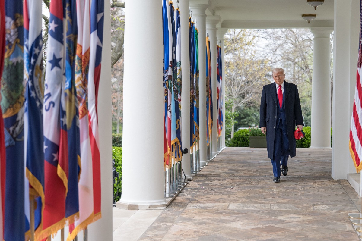 Миронов предложил избавиться от иллюзий о роли Трампа в урегулировании конфликта