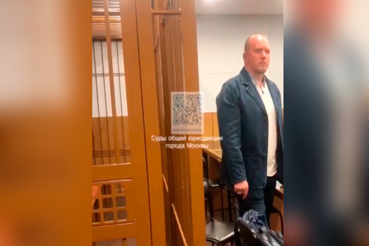 Режиссёра Петрухина приговорили к четырём годам колонии за взятки