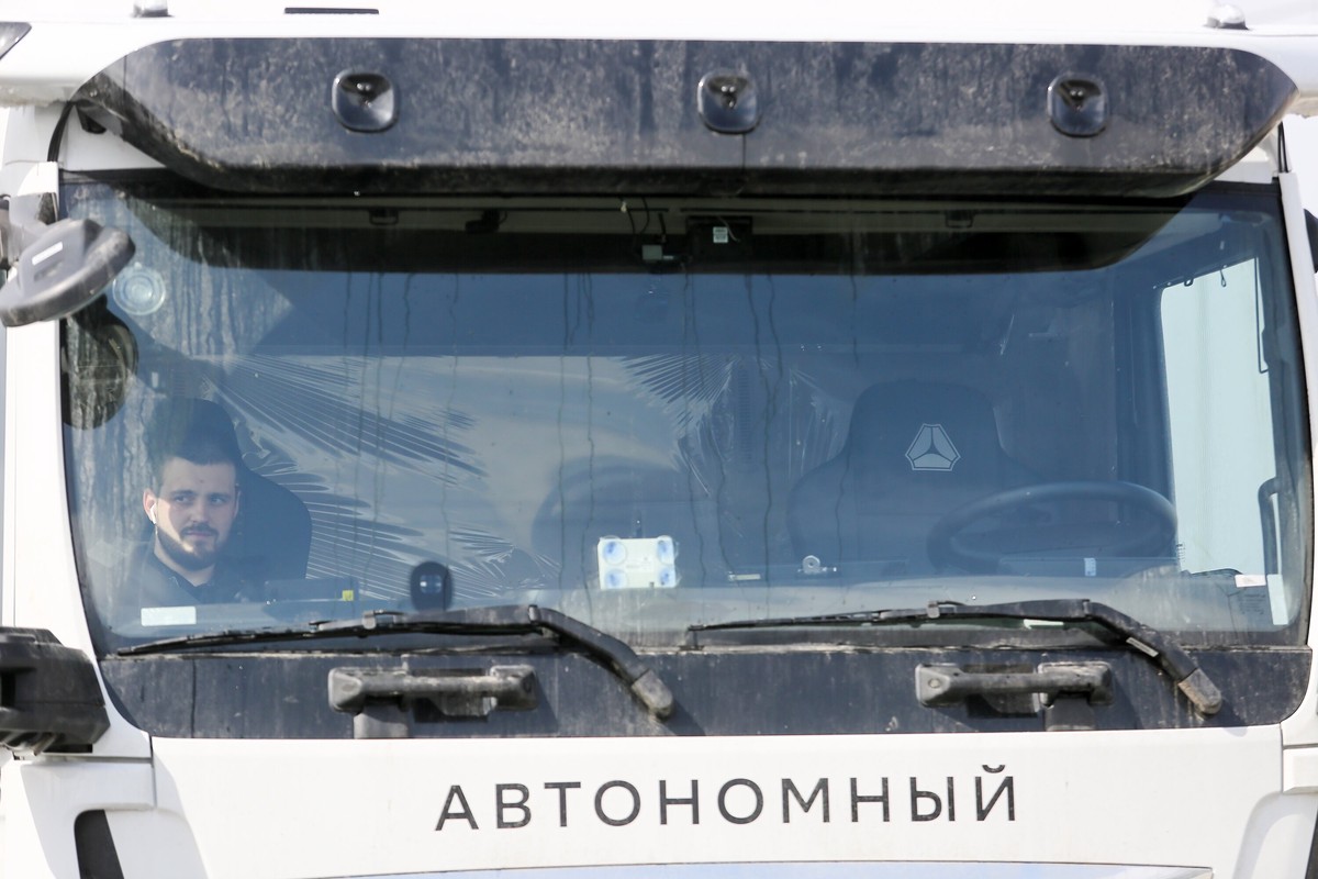 Глава МПВП: Беспилотные грузовики не оставят дальнобойщиков без работы
