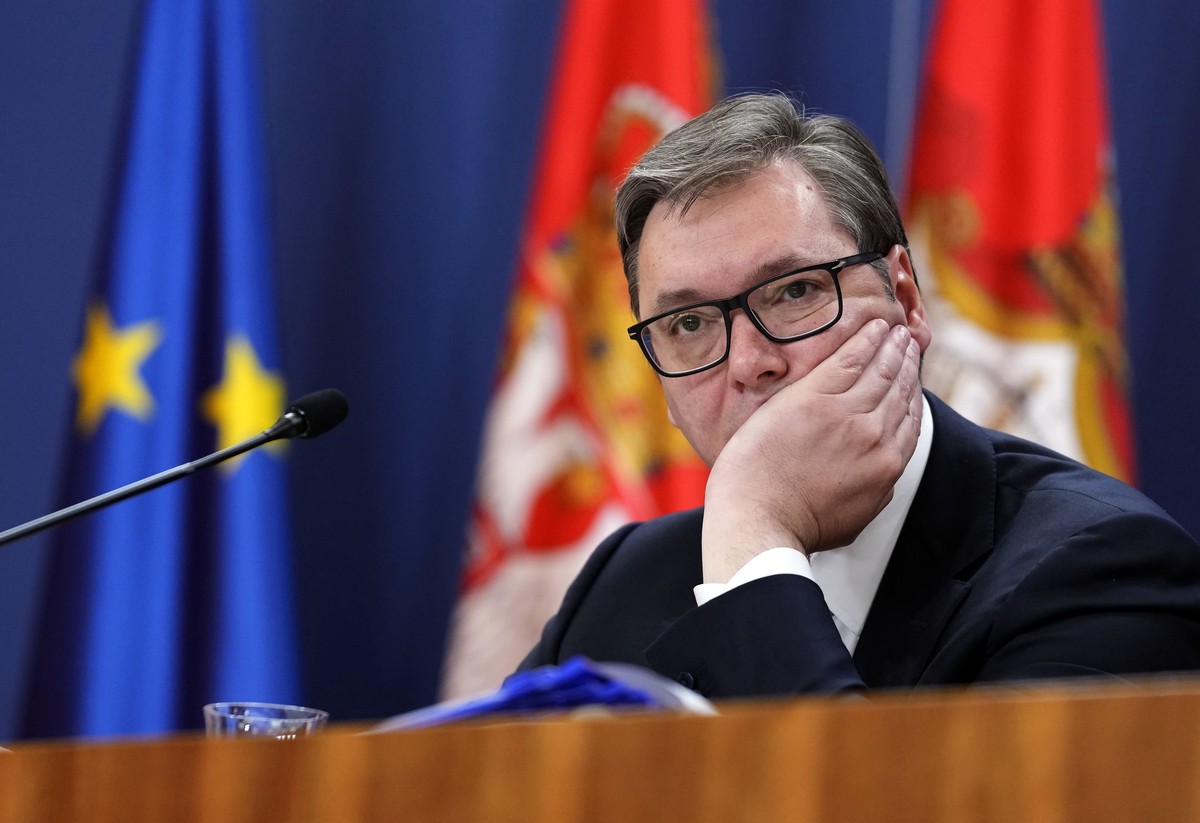Сербу больно: что будет делать Вучич после ультиматума Евросоюза по поводу 9 Мая