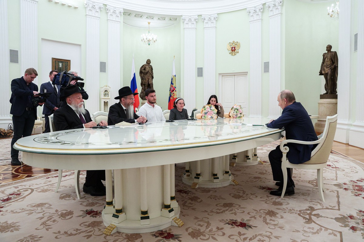 Путин встретился с освобождённым из Газы Труфановым в Кремле