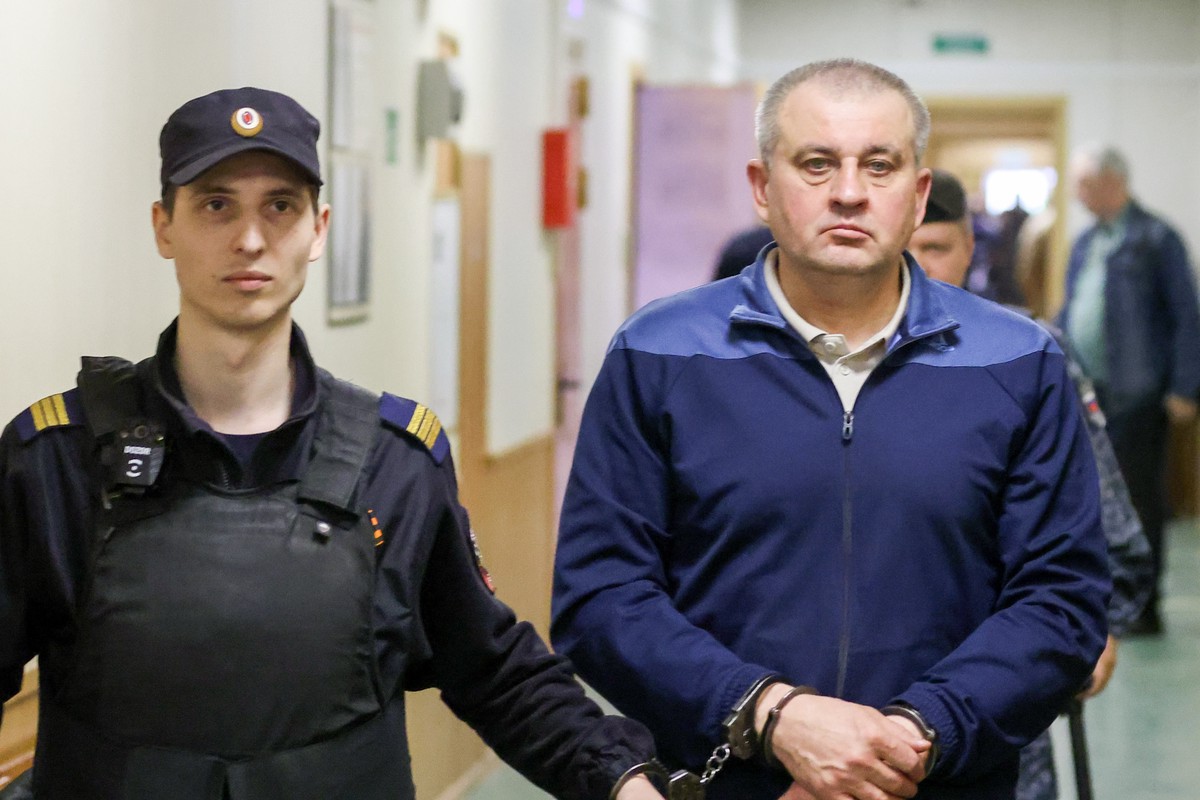 Осуждённый генерал Шамарин попросился на СВО