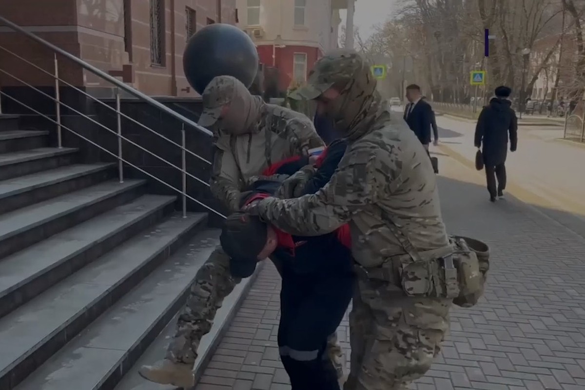 Крымчанина задержали за передачу сведений СБУ