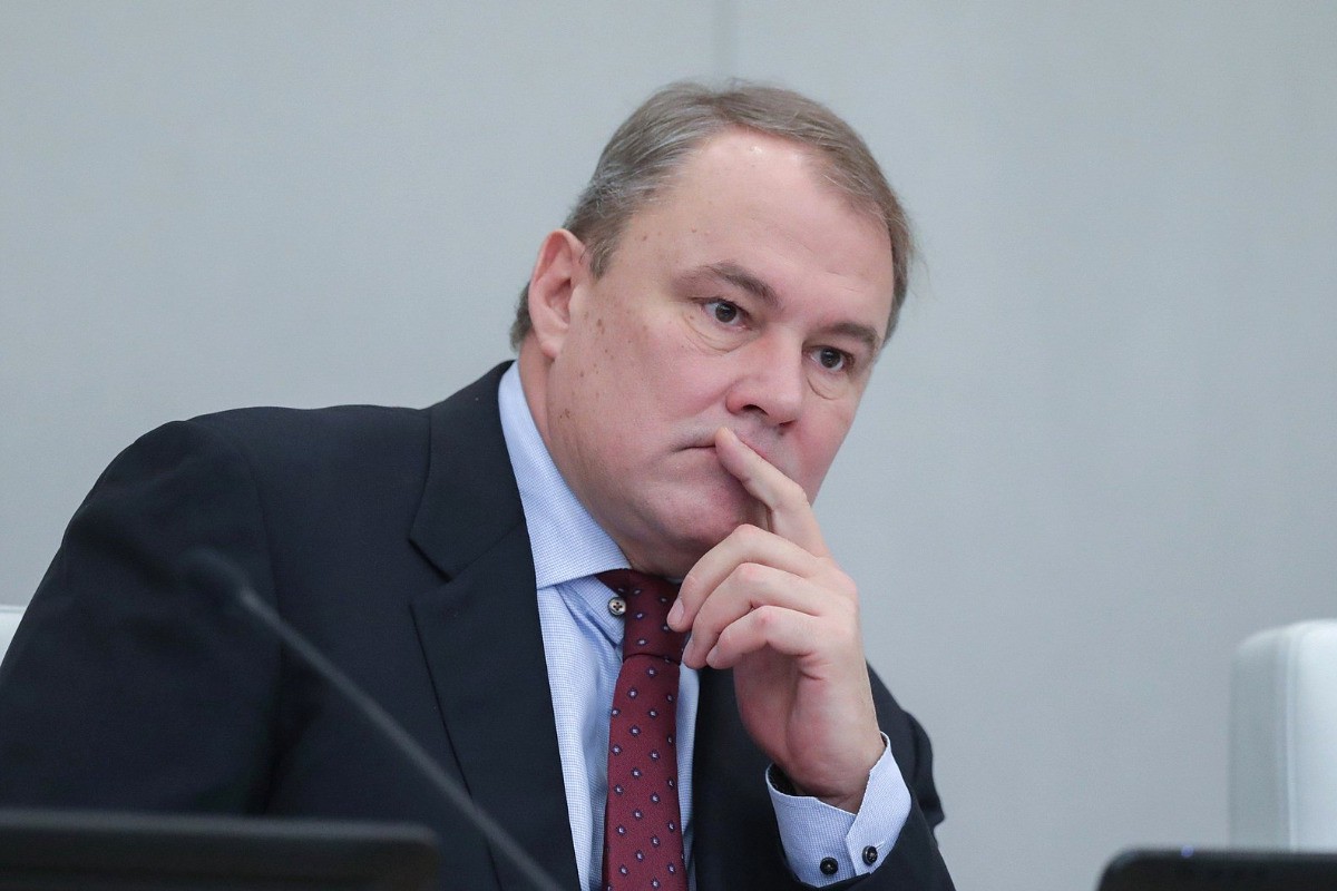 В Госдуме назвали проявлением русофобии массовое выдворение россиян из Латвии
