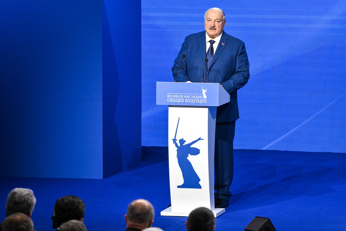 Лукашенко призвал не верить Западу на слово