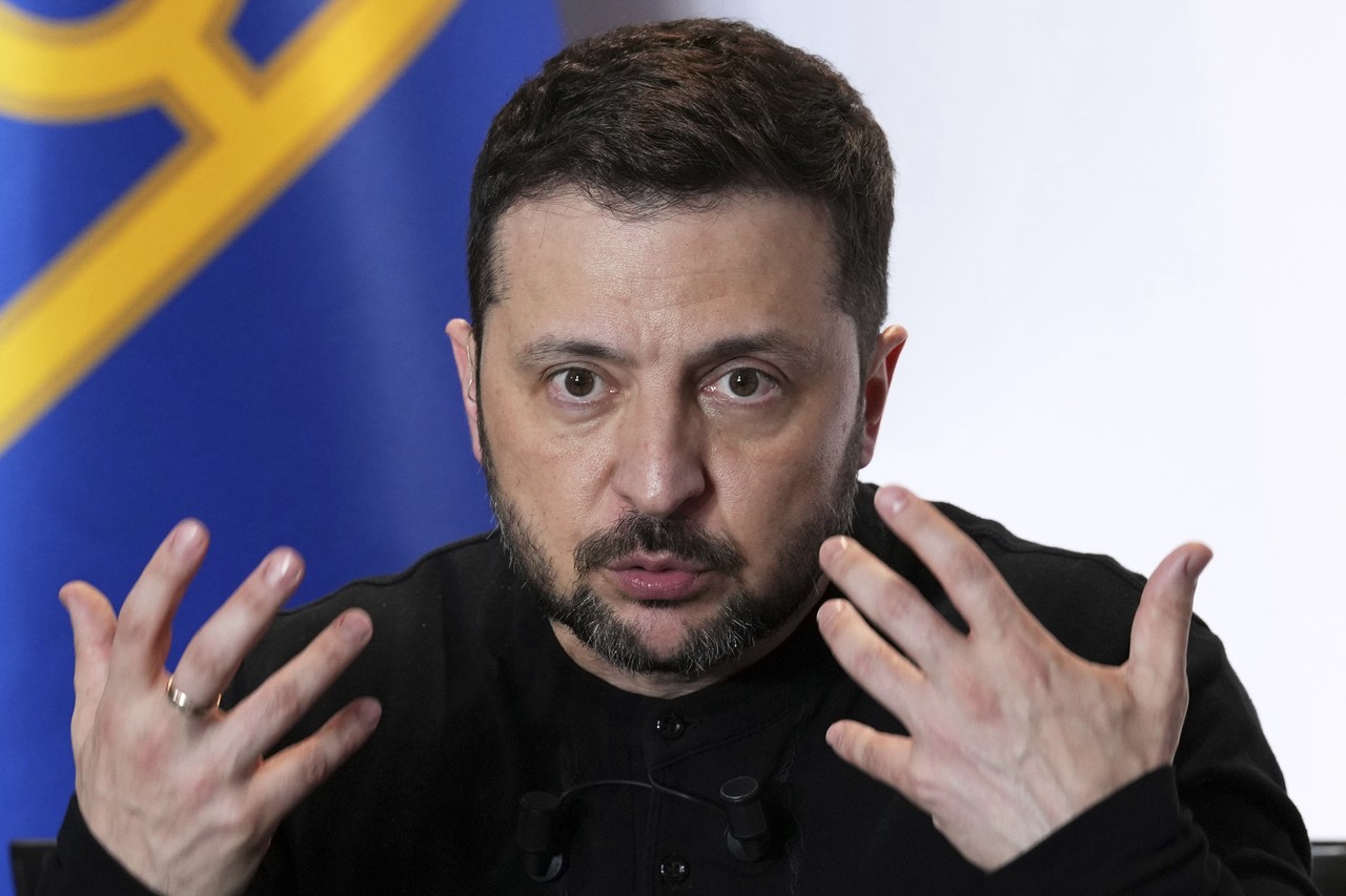 На Украине выпустили учебник по истории, восхваляющий Зеленского