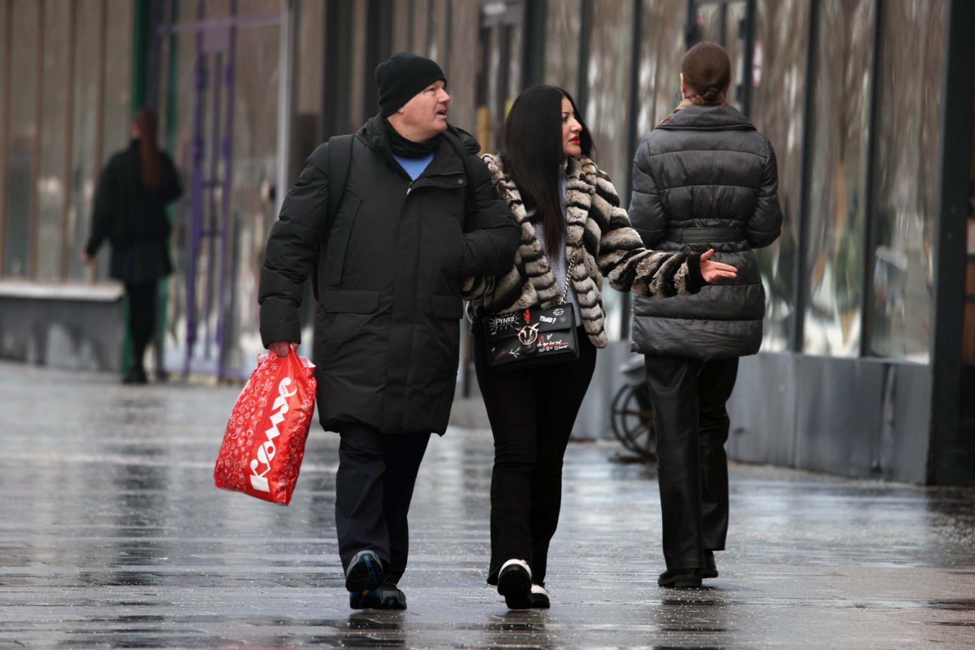 Сексолог объяснила, почему россиянок больше привлекают парни с животиком