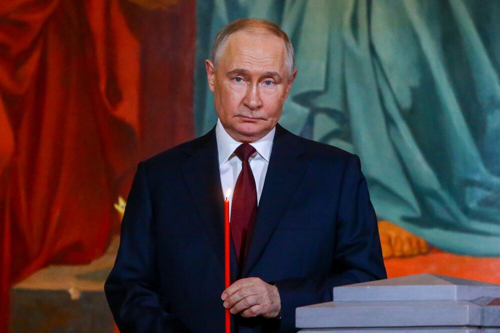 Путин поздравил россиян с Пасхой