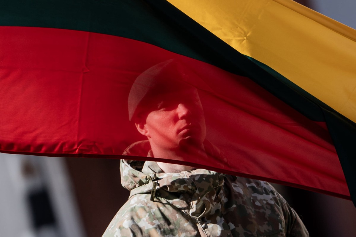 Еще одна страна у границ РФ откажется от запрета на ядерное оружие