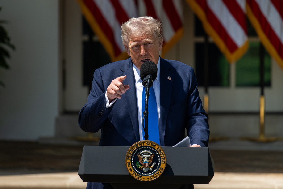 CNN: Трамп не планирует давать военный ответ на удары Ирана по базам США