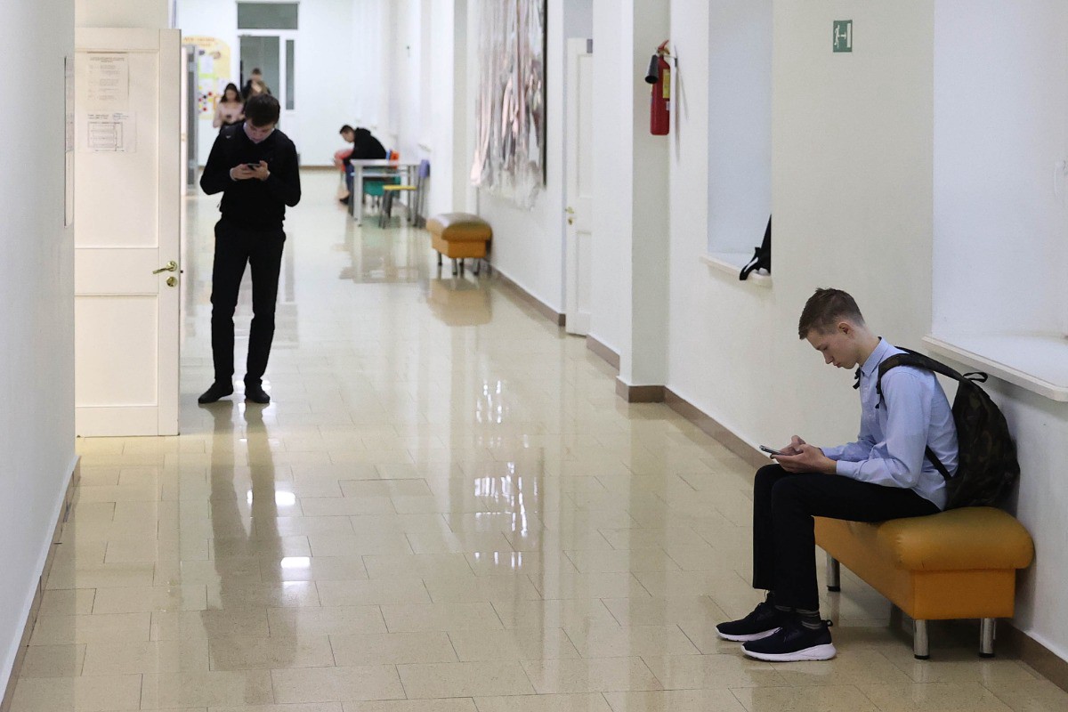 Уволенная за скандал со свастикой учительница рассказала о несправедливости местных властей