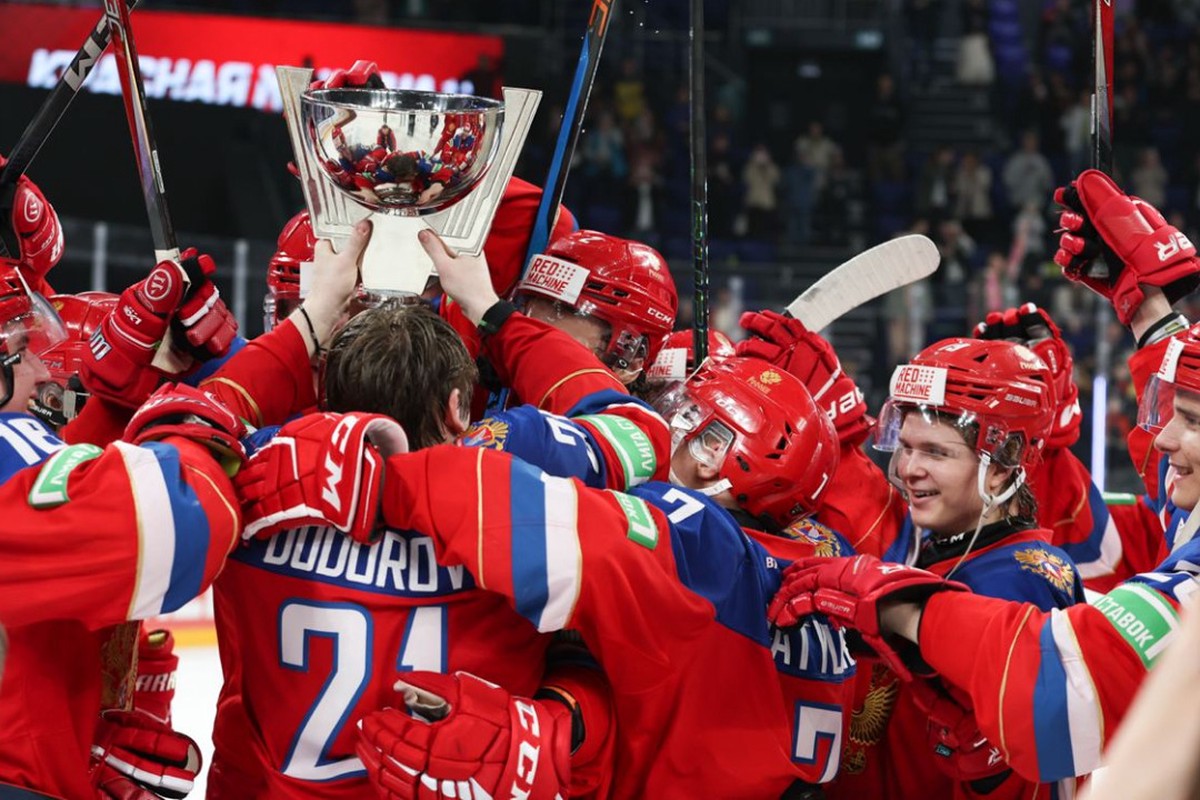 Быков выразил надежду на возвращение сборной России после отмены бана IIHF