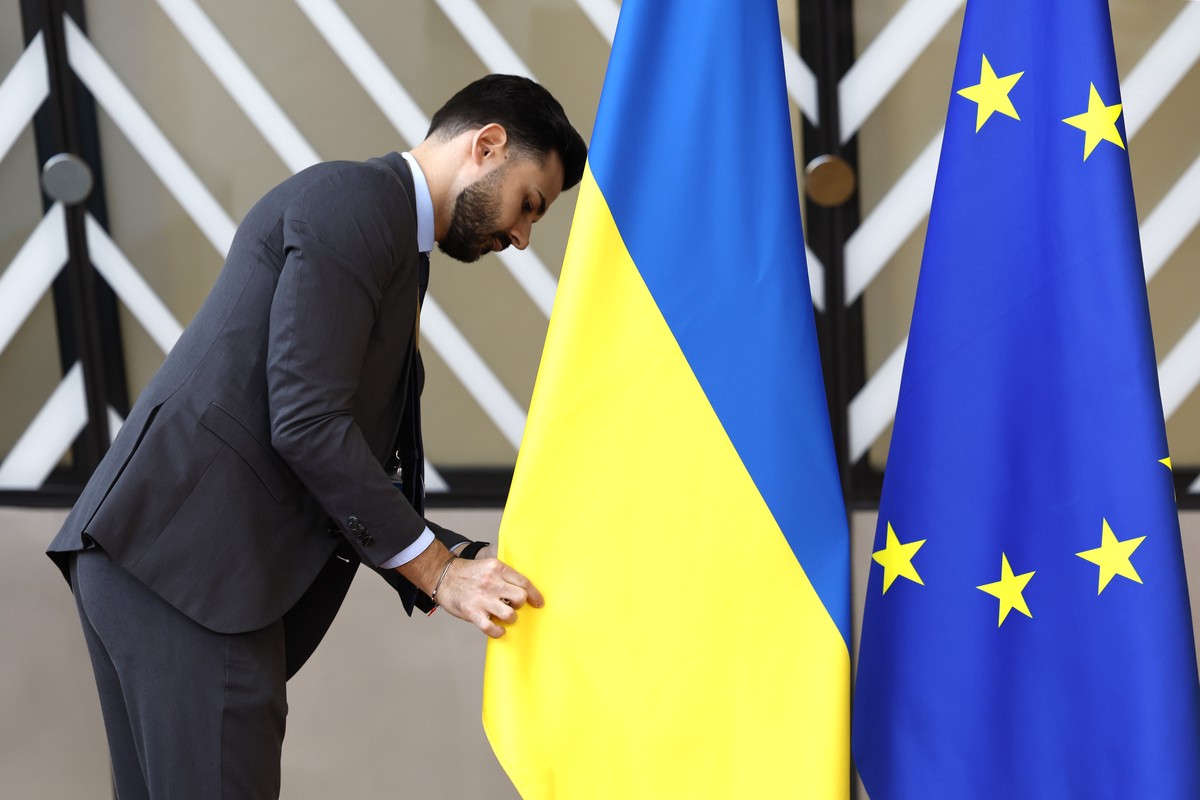 Евросоюз выступает за переговоры о территории Украины по линии соприкосновения