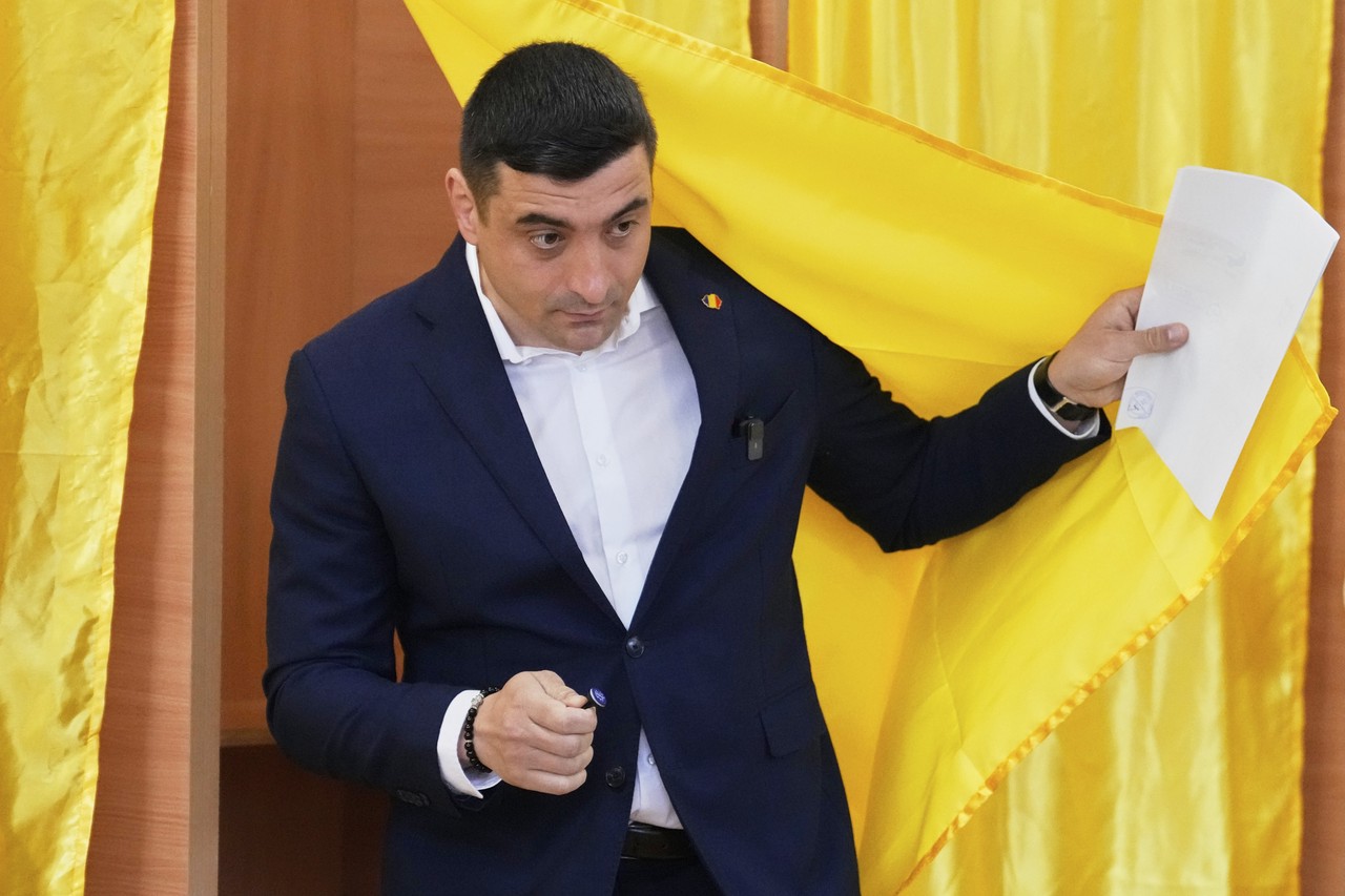 Дело ультраправое: возглавит ли Джордже Симион Румынию после победы в первом туре