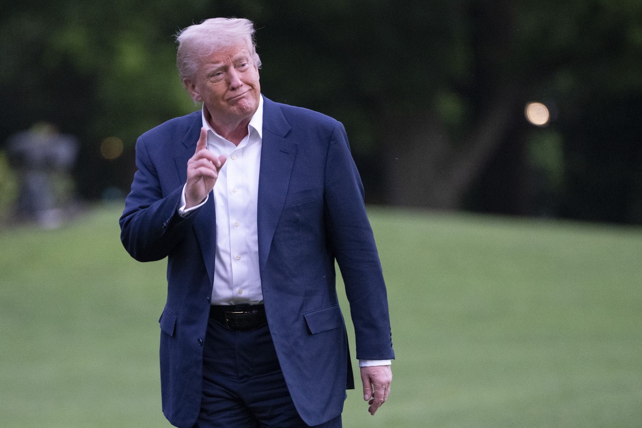 Американист спрогнозировал отход Трампа в тень после критики за сделку с Украиной