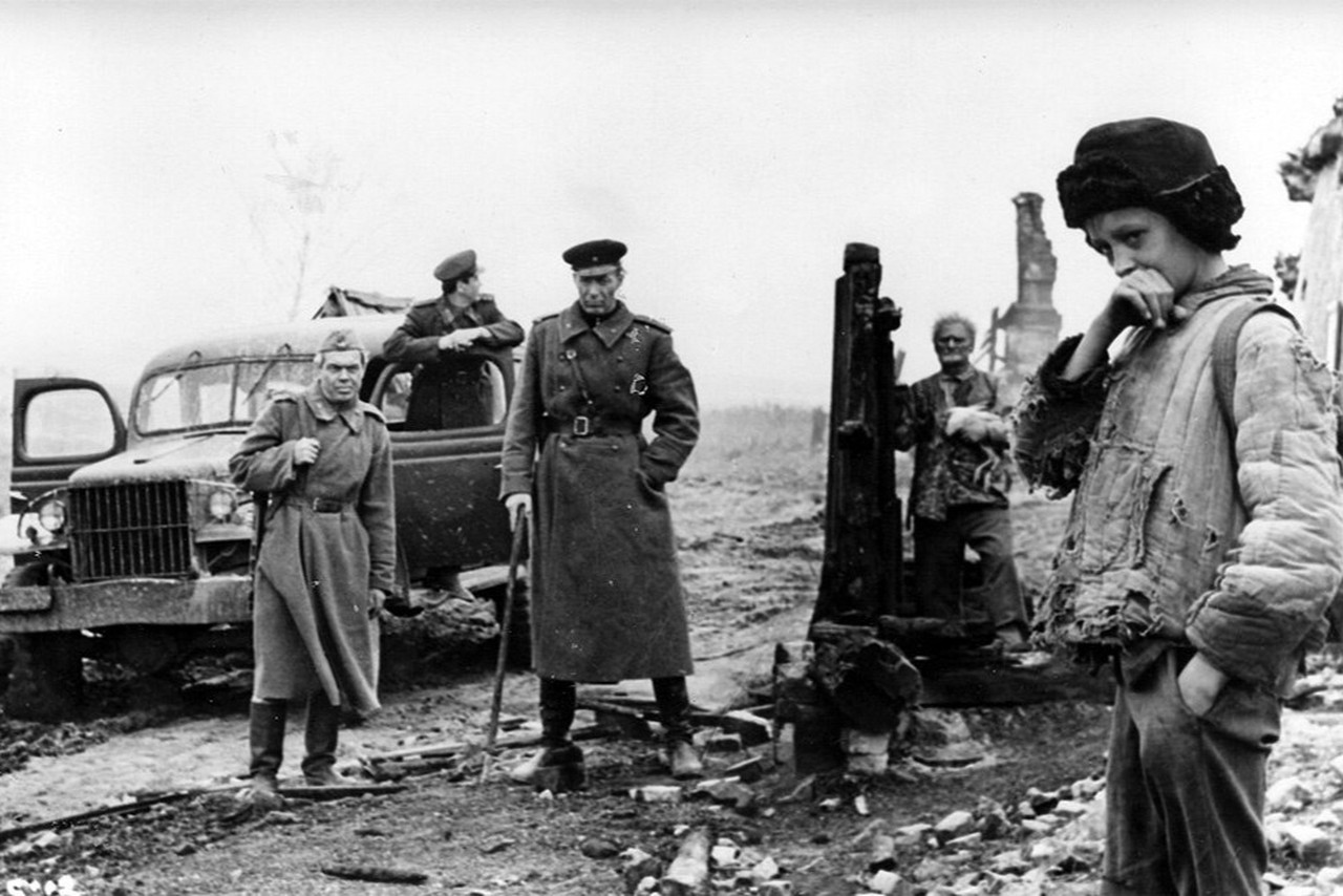 Клейкие ленты: какие фильмы рассказывают о жизни детей во время ВОВ