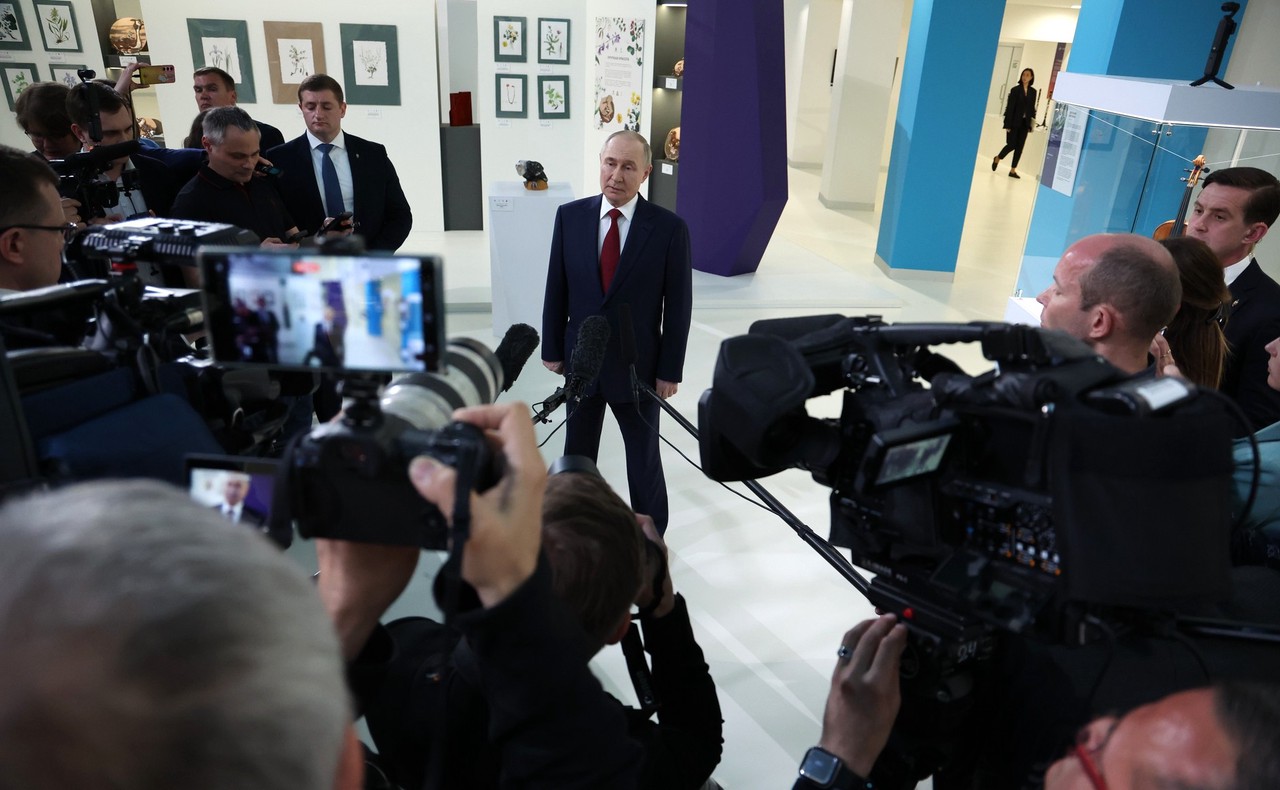 Как разговор Путина и Трампа погрузил западные СМИ в траур