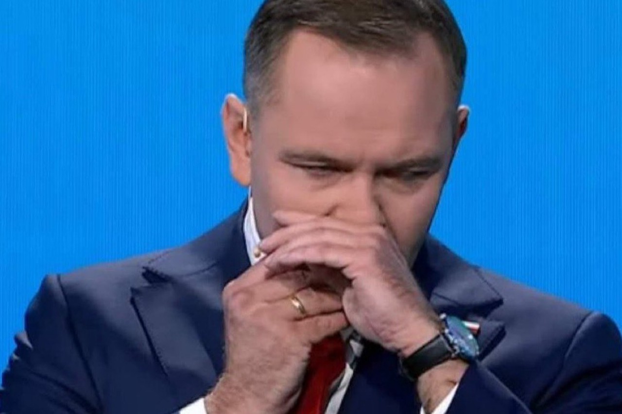 Кароль на троне: изменится ли курс Польши при новом президенте Навроцком