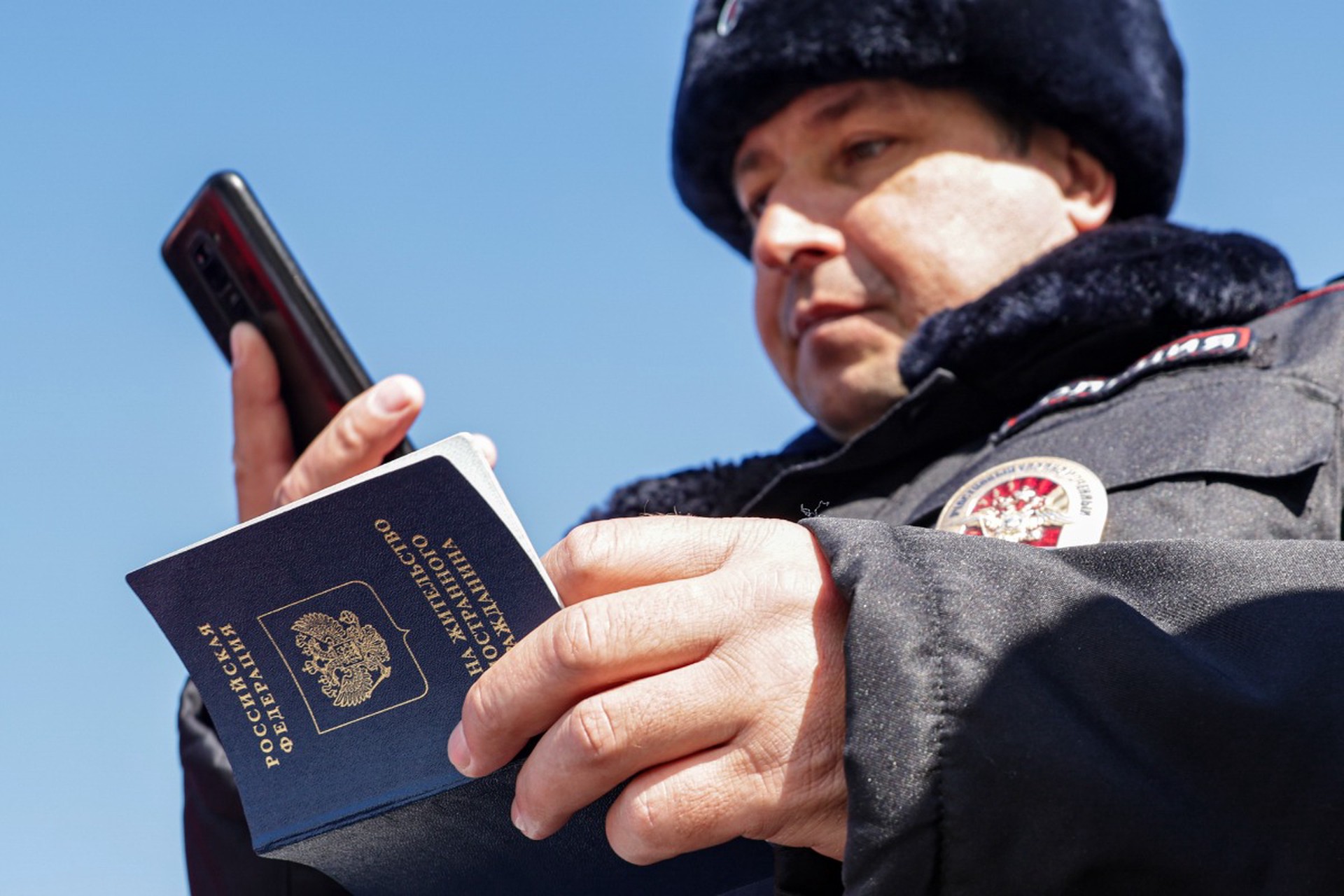 В Госдуме поддержали идею поощрять россиян за сообщения о нелегальных мигрантах