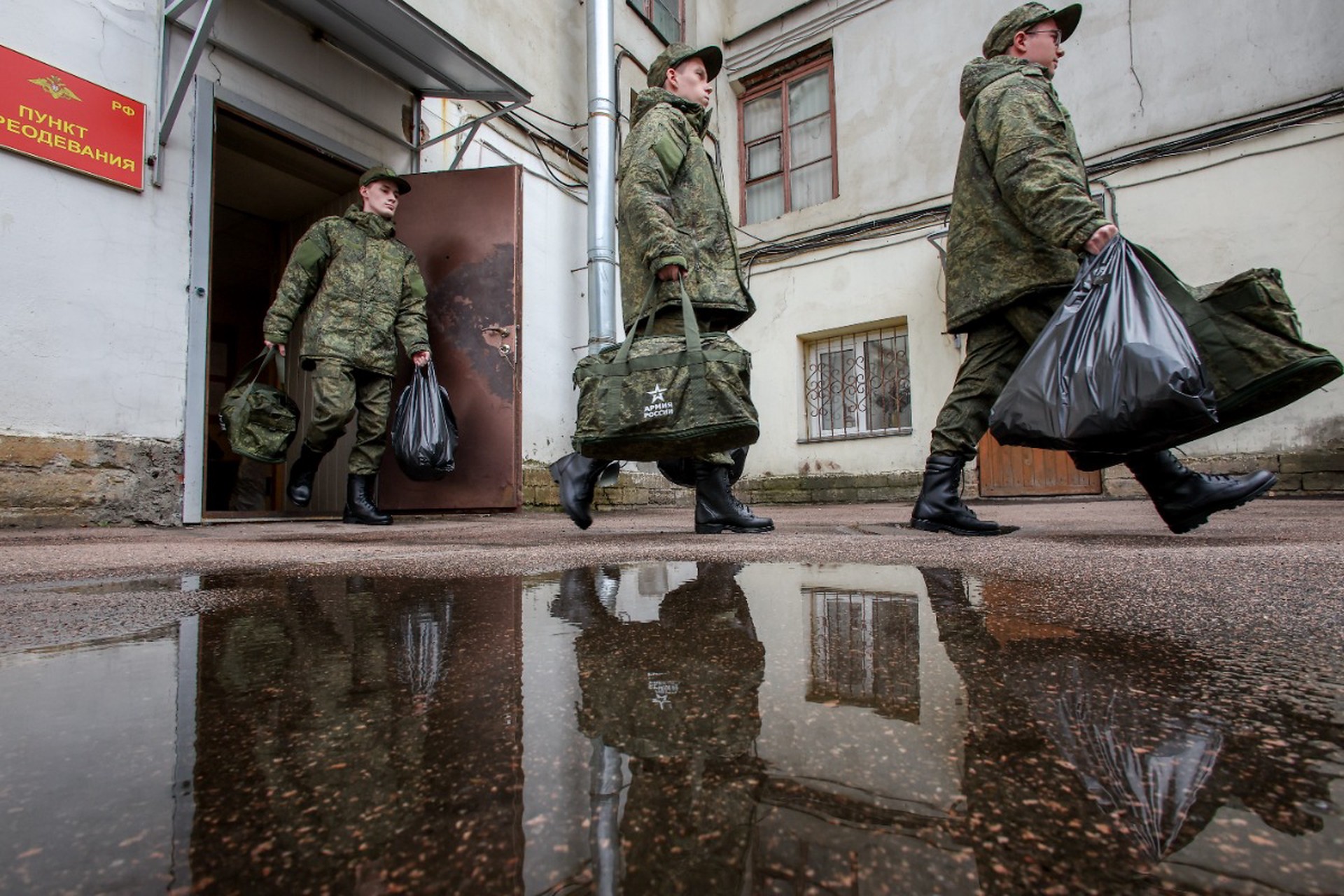 Медведев сообщил, сколько военнослужащих прибыло в ВС РФ с начала года