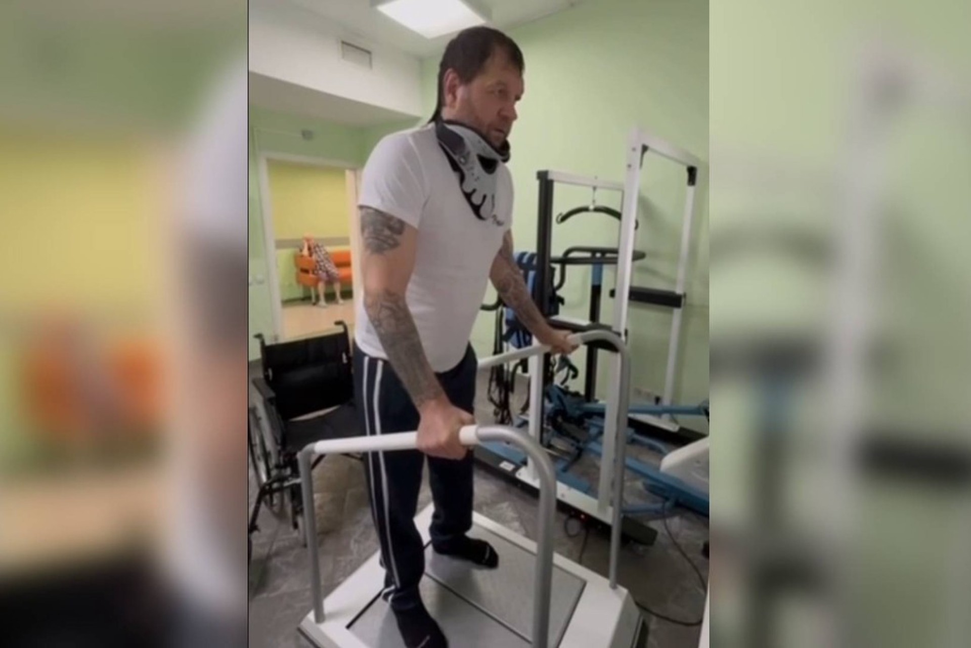Александр Емельяненко встал на ноги после операции на позвоночнике