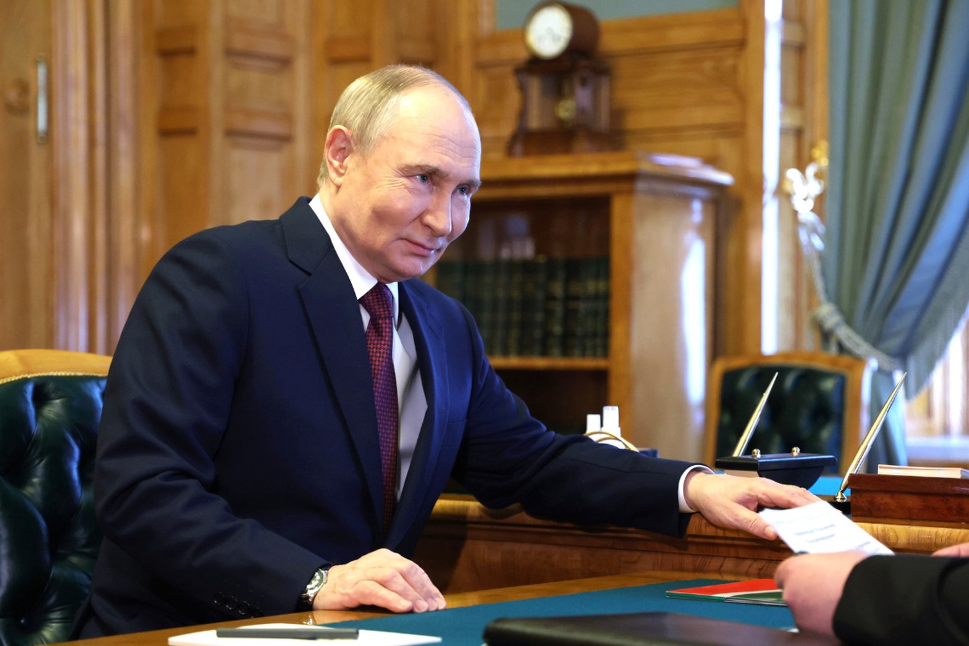 Путин проводит встречу с Кадыровым в Кремле