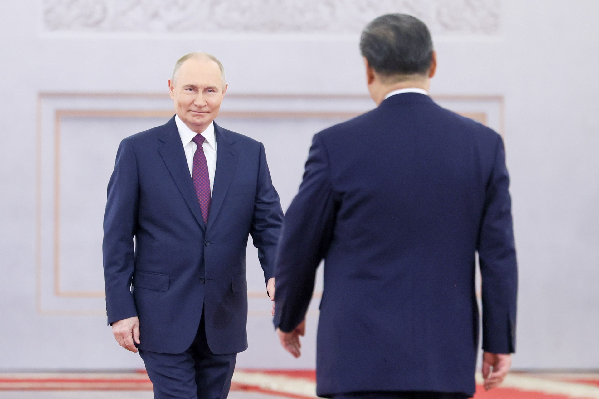 Путин и Си Цзиньпин начали встречу в Кремле