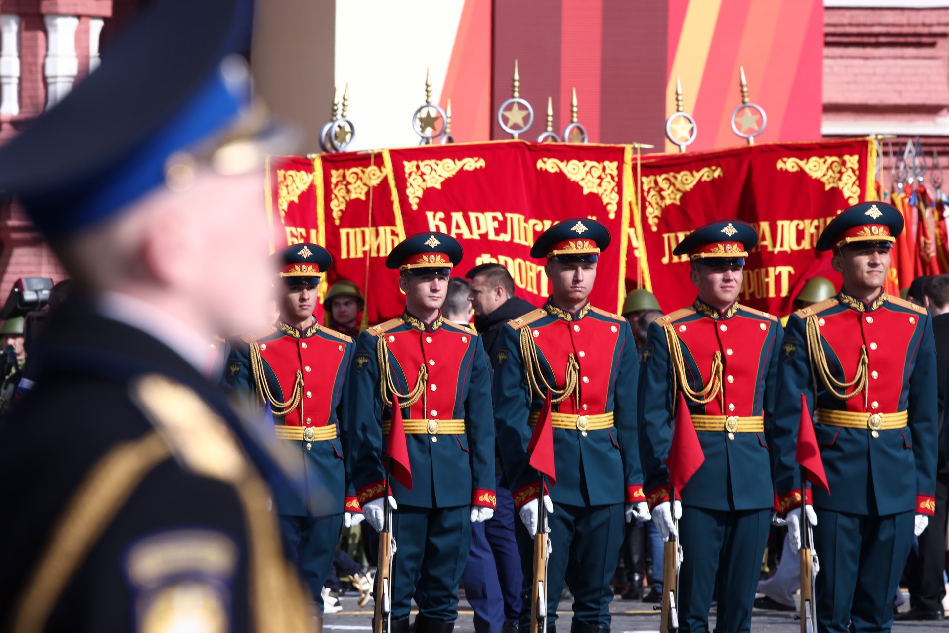 Конгрессменов США пригласили на День Победы в Москве