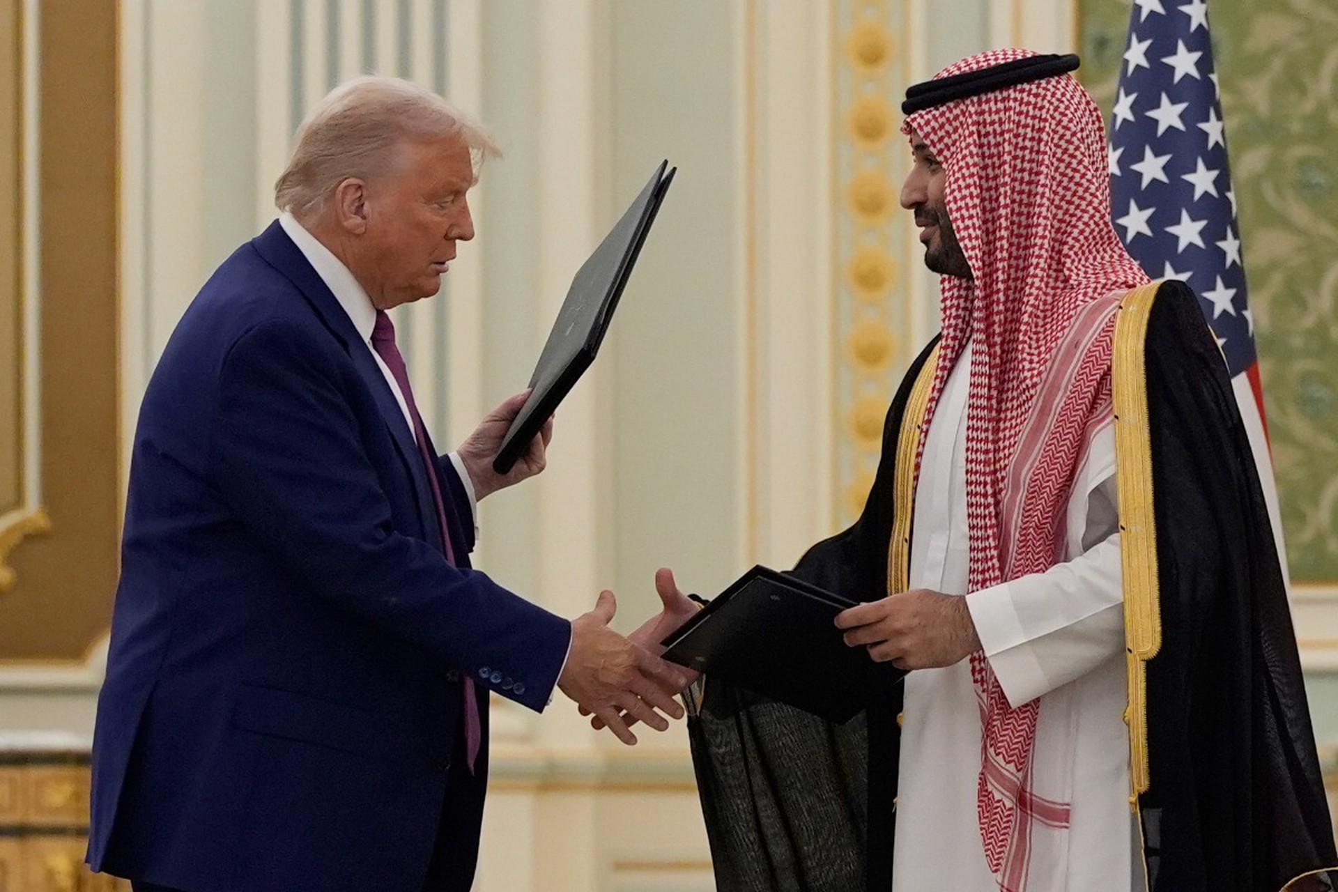 Крупнейшую сделку в истории подписали США и Саудовская Аравия