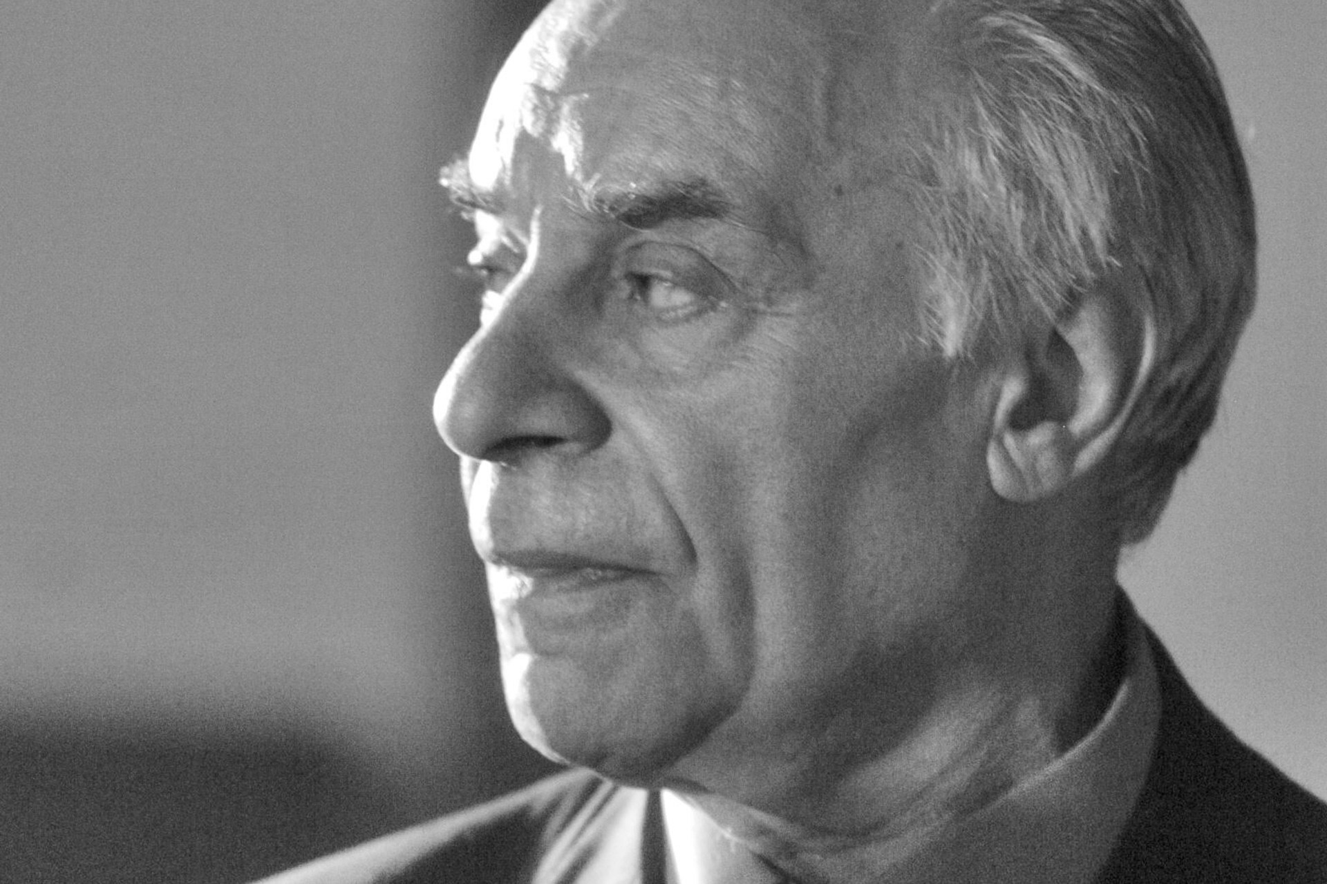 Умер советский дипломат Вилли Хштоян