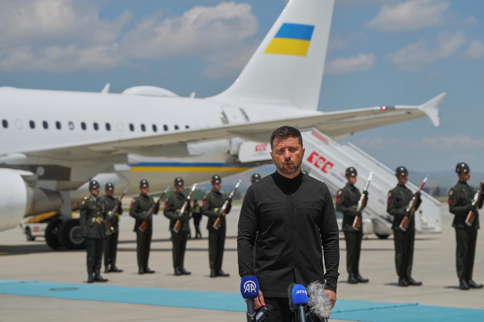 Зеленский назвал бутафорским уровень делегации России на переговорах в Стамбуле