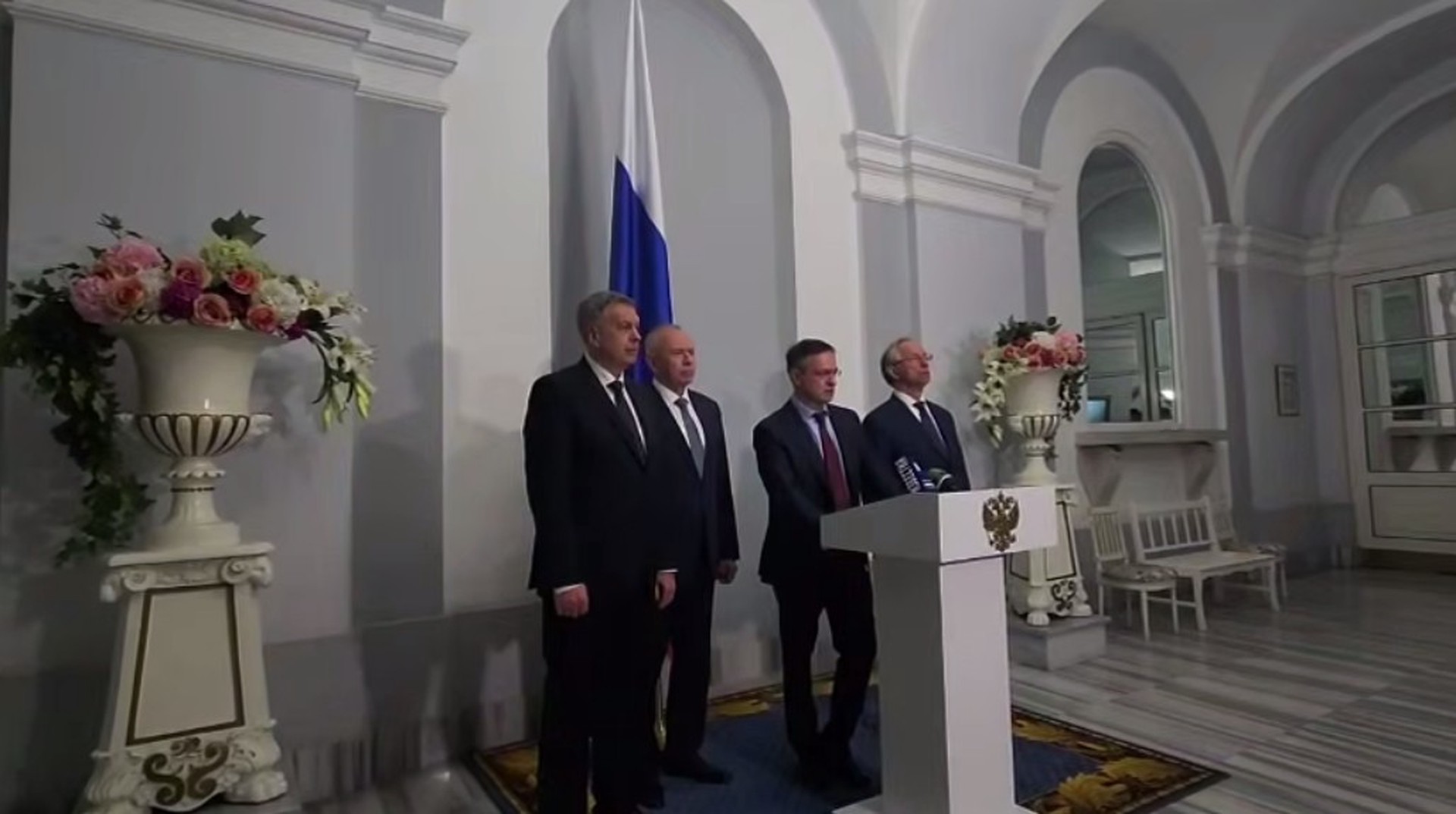 Мединский сообщил, что Россия будет ждать делегацию Украины завтра с 10 утра в Стамбуле