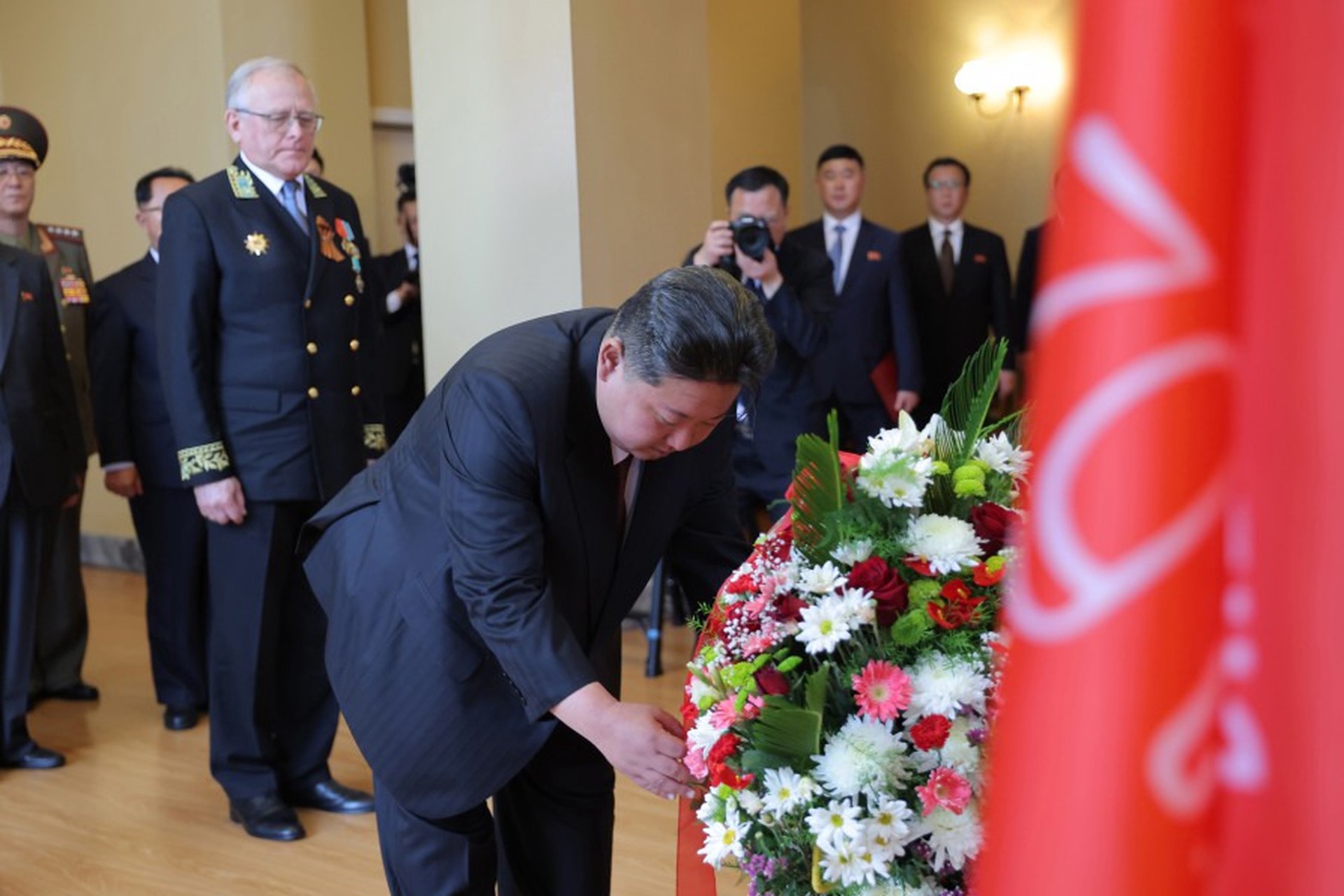 Ким Чен Ын пообещал вечную память военным за сражения под Курском