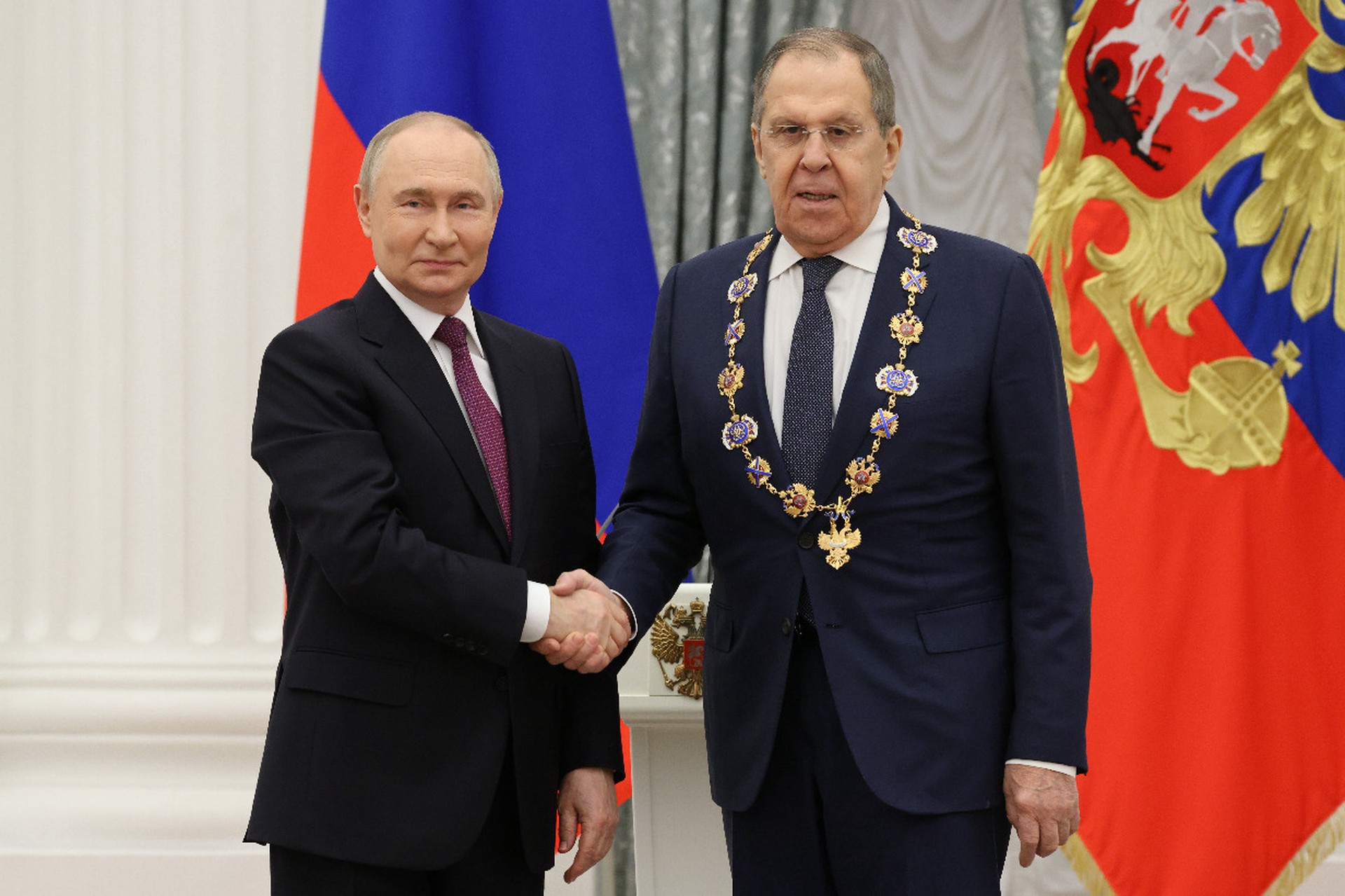 Путин вручил Лаврову орден Андрея Первозванного