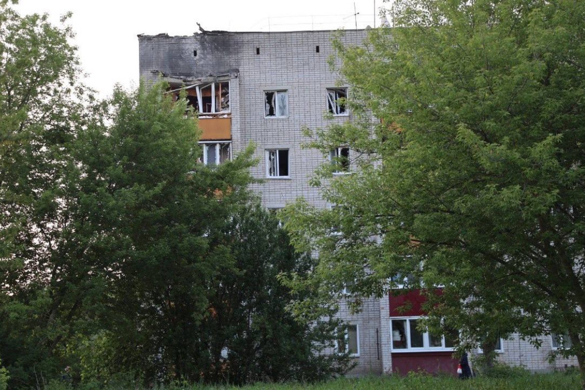 Девять человек доставили в больницу после удара ВСУ по дому в Ельце