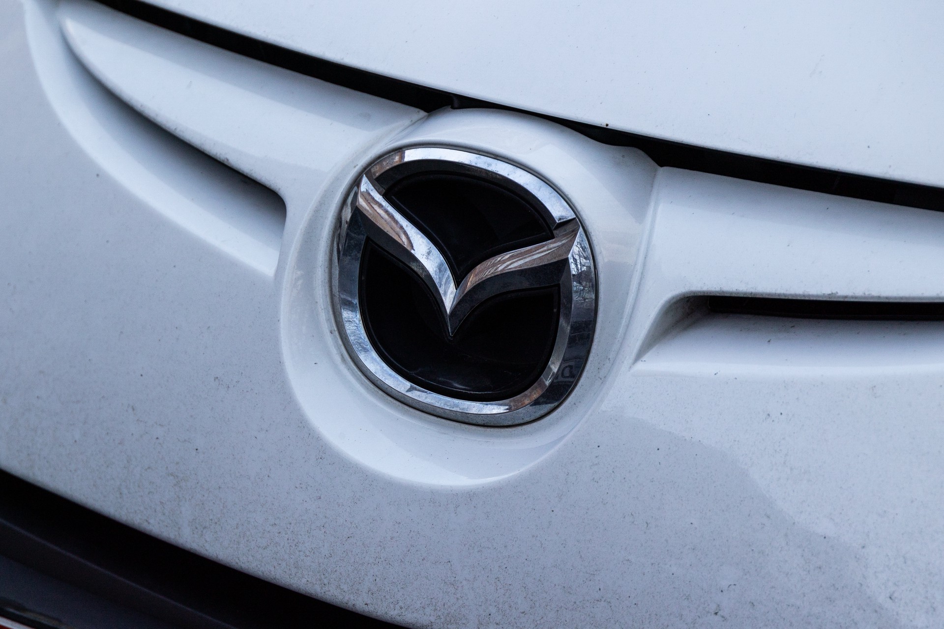 Autonews: Mazda возобновила поставки машин в Россию