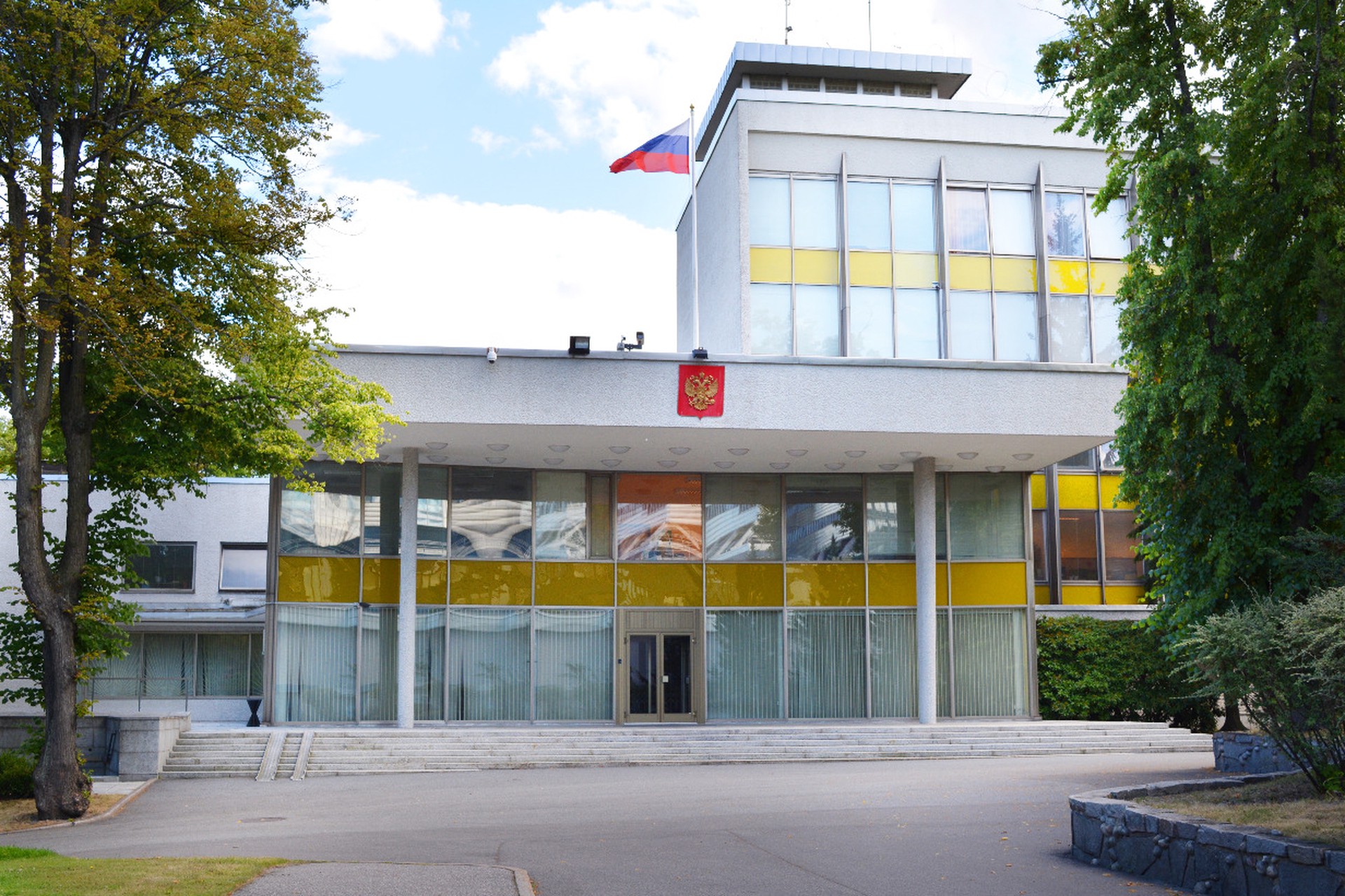Посольство РФ в Швеции подвергалось нападению БПЛА 11 раз за год