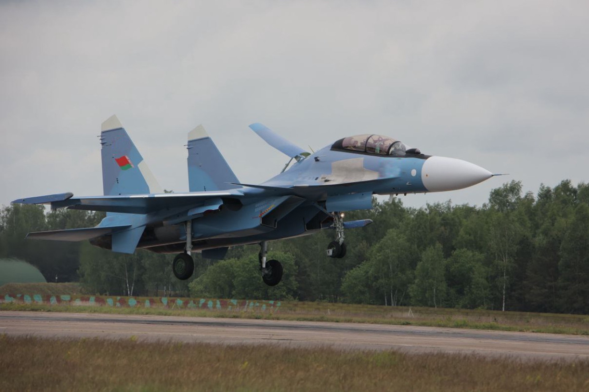 В Белоруссию прибыла партия российских истребителей Су-30СМ2