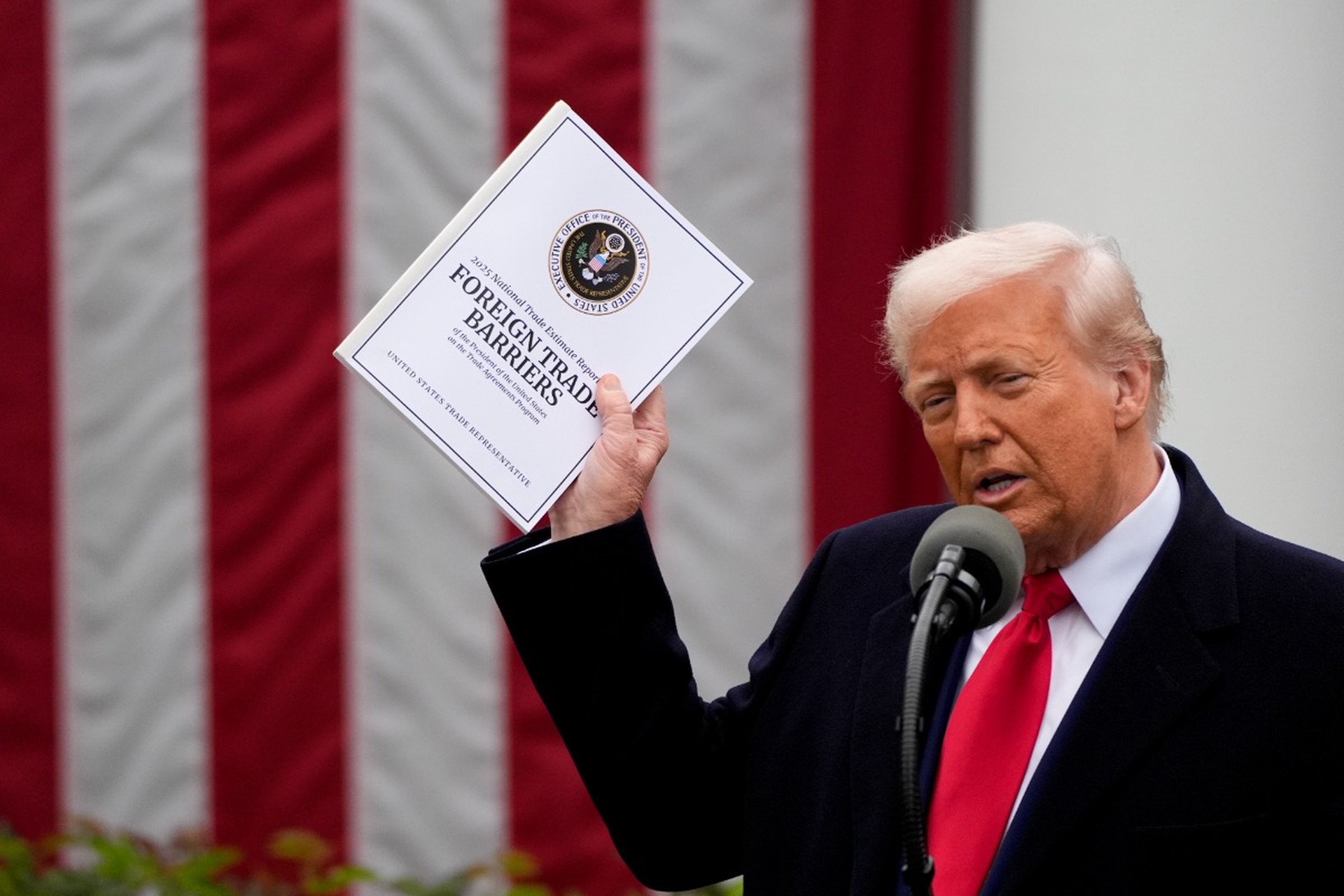 Право – с левыми: почему Трампу запрещают вводить новые пошлины