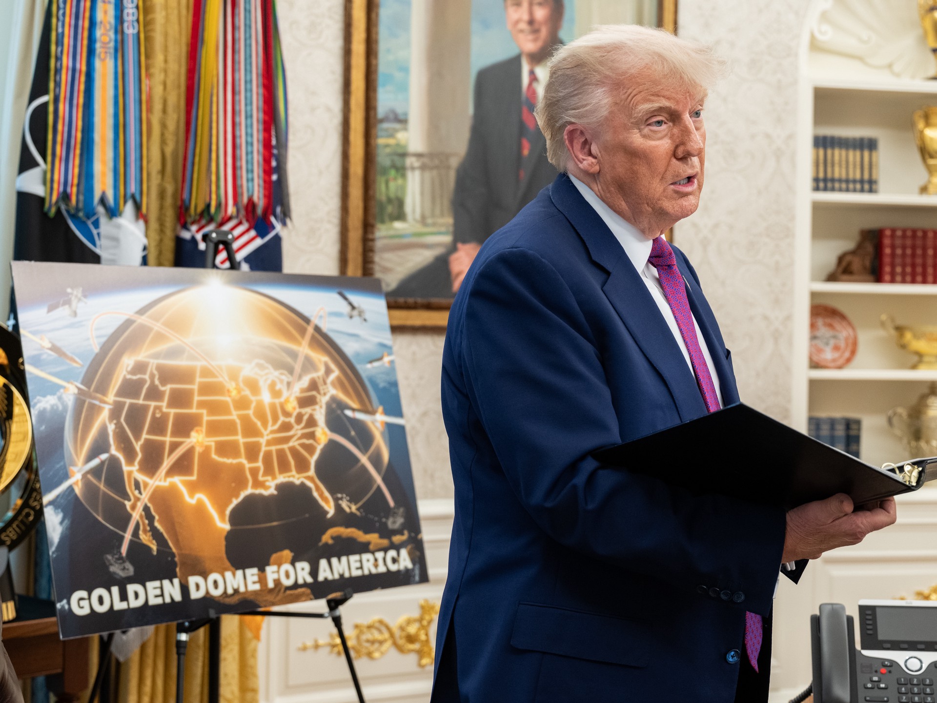 Конгрессмен попросил номинировать Трампа на Нобелевскую премию мира