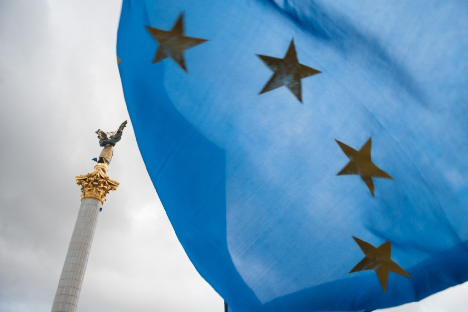 Еврокомиссия предложила выделить Украине до 100 млрд евро
