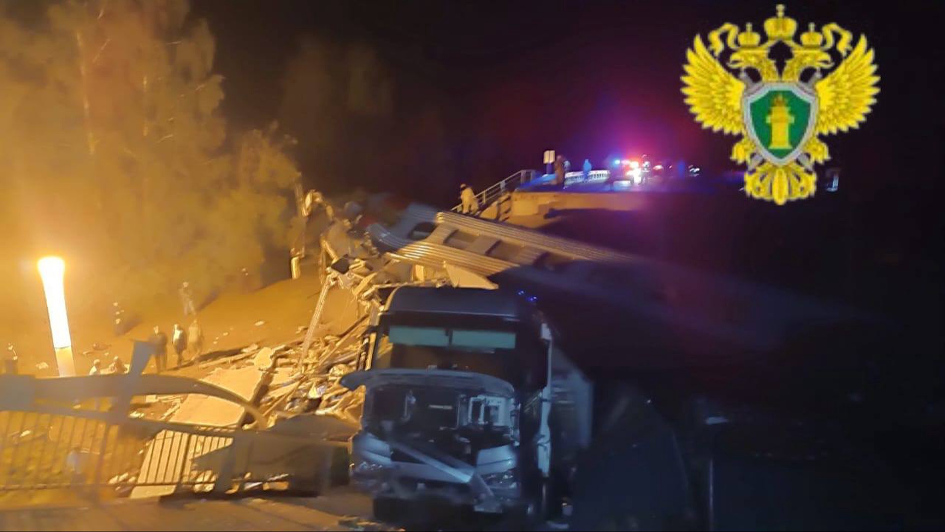 В МЖД назвали причину обрушения моста в Брянской области