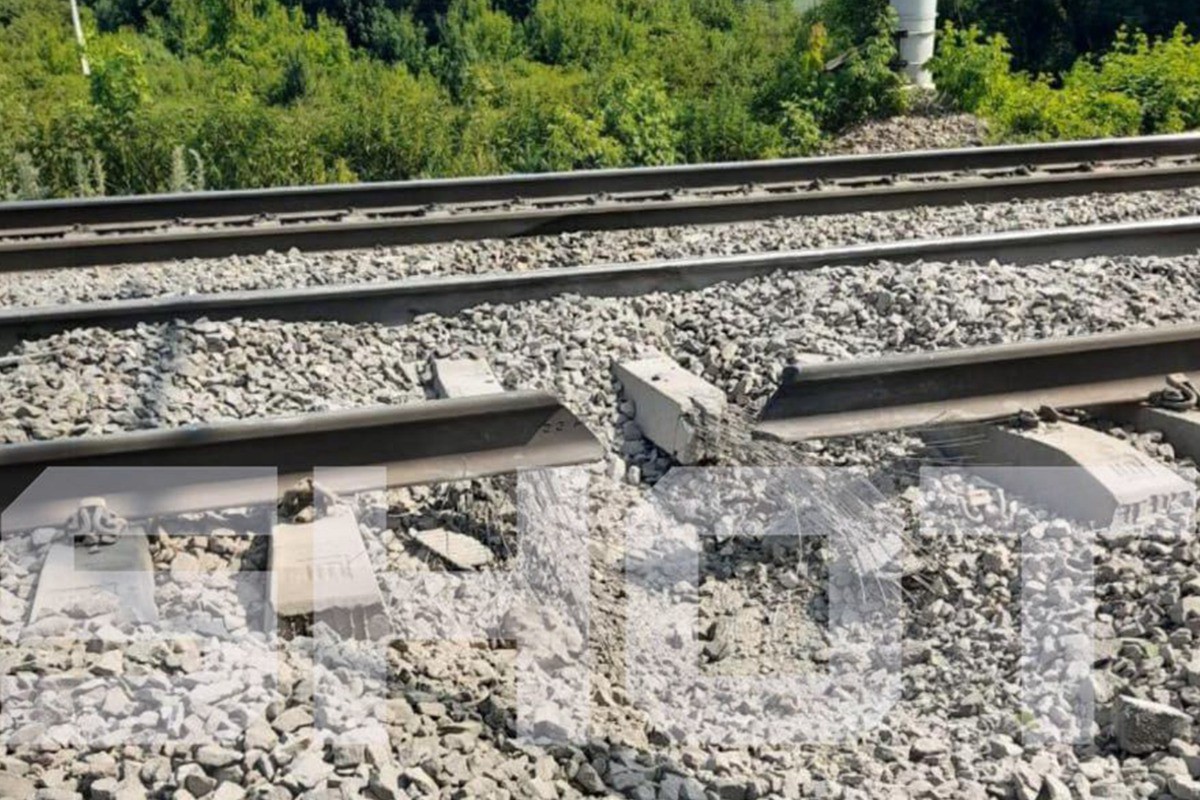 Десятки поездов задержались из-за взорванного пути в Воронежской области