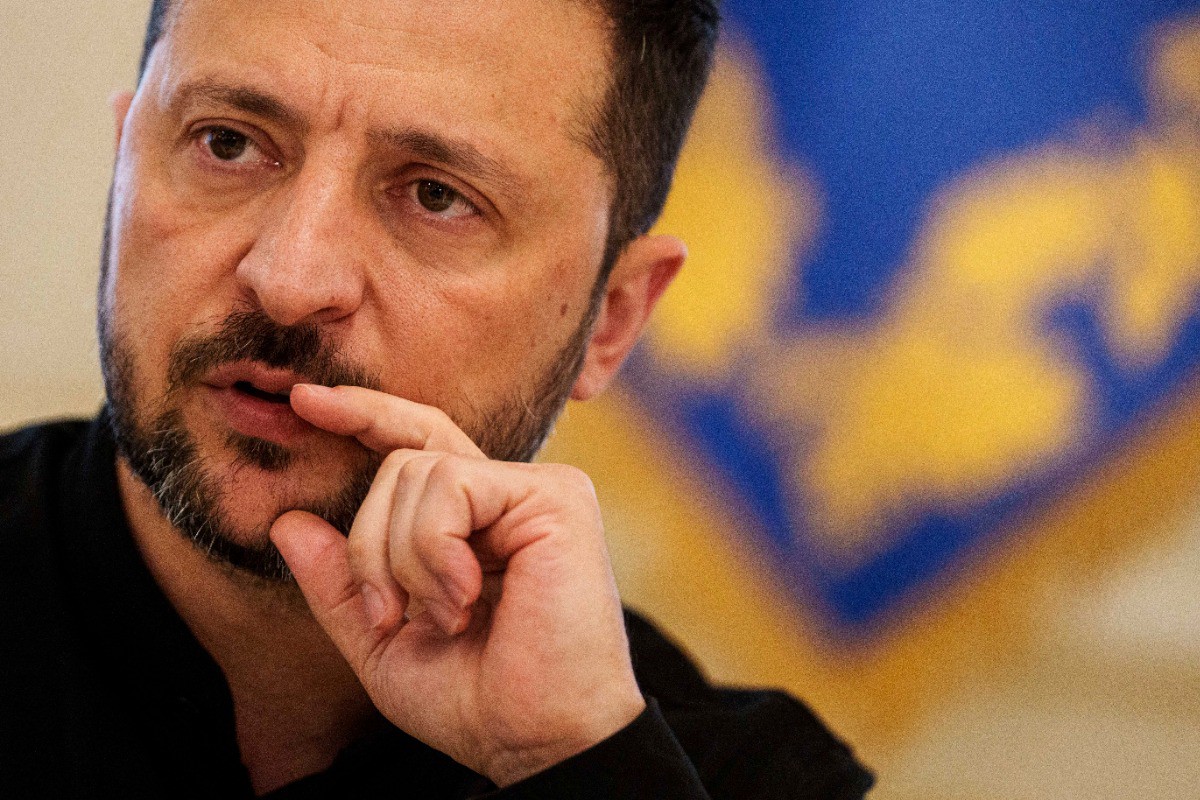 Зеленский потребовал оказать давление на Россию после массированного удара по Украине