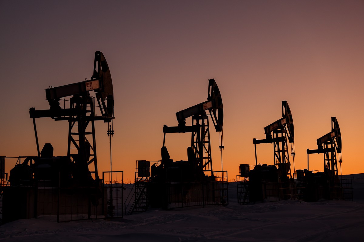 Генерал Соболев: Украина может начать бомбить российские нефтяные объекты