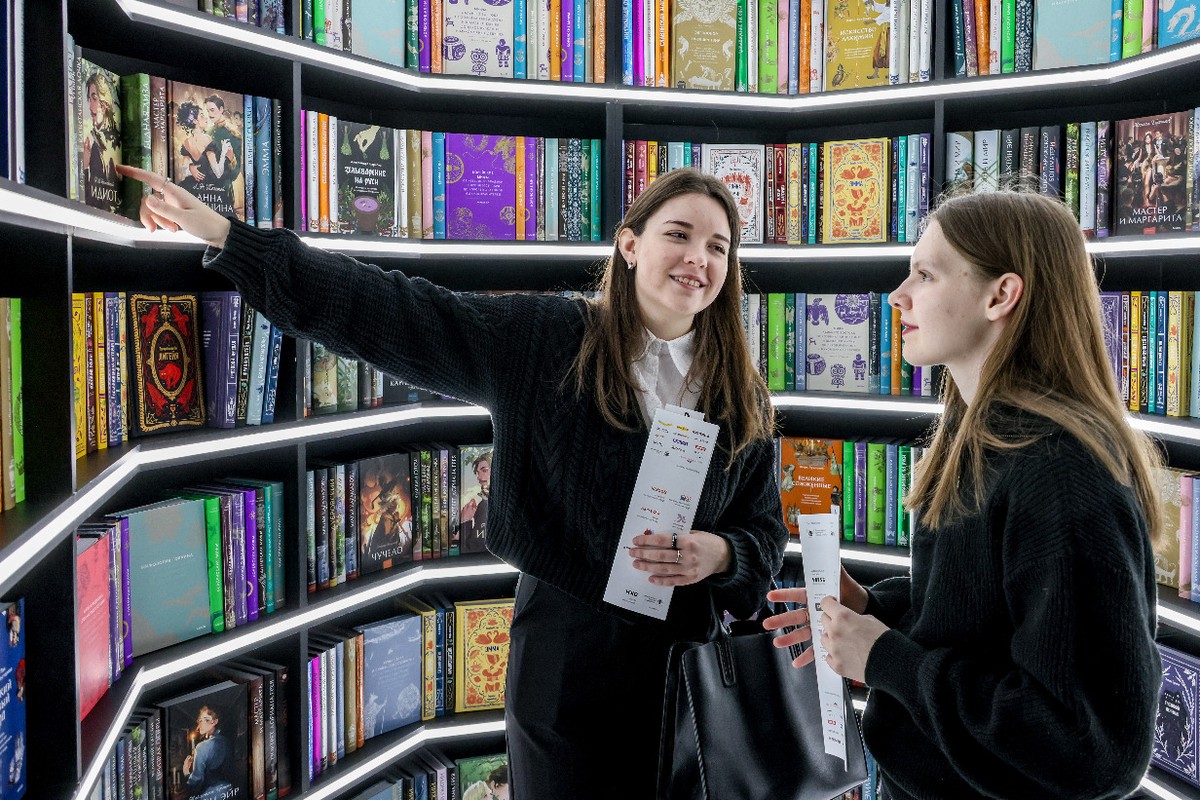 Библиотечный фронт: как подружить школьников с современной патриотической книгой