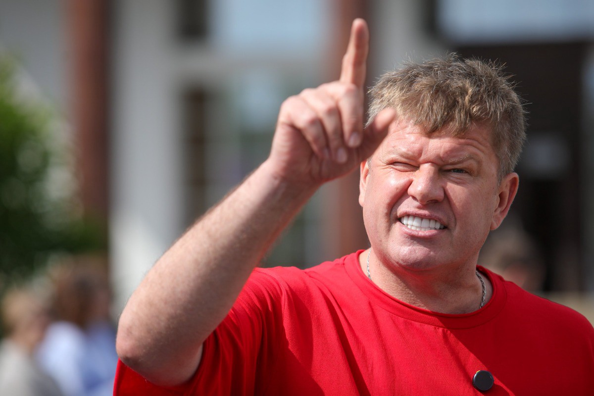 Губерниев назвал «мудаками» критиков женщин-арбитров в футболе