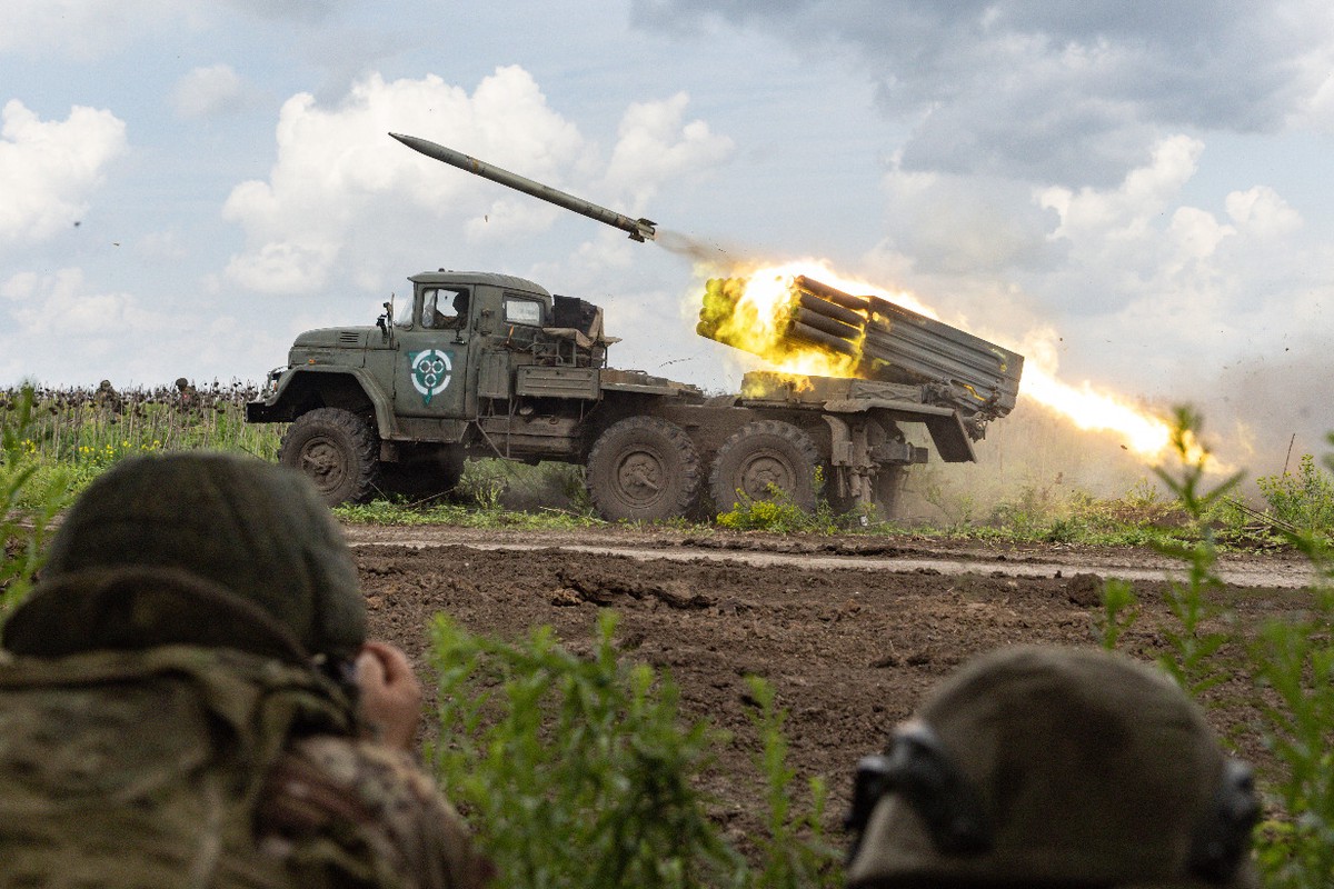 Военный эксперт: Продвижение ВС РФ под Днепропетровском разорвет группировку ВСУ пополам