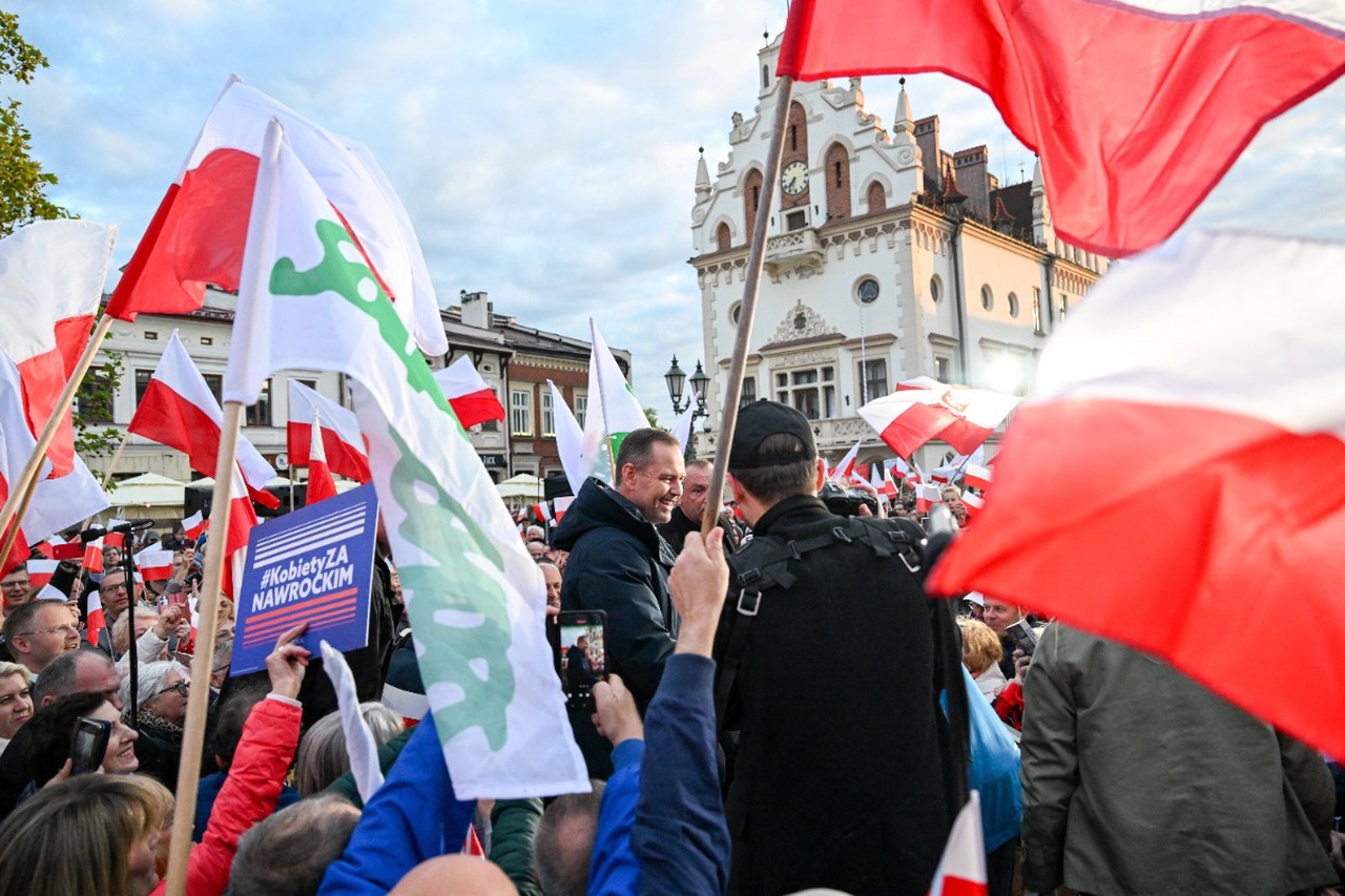 Кароль на троне: изменится ли курс Польши при новом президенте Навроцком